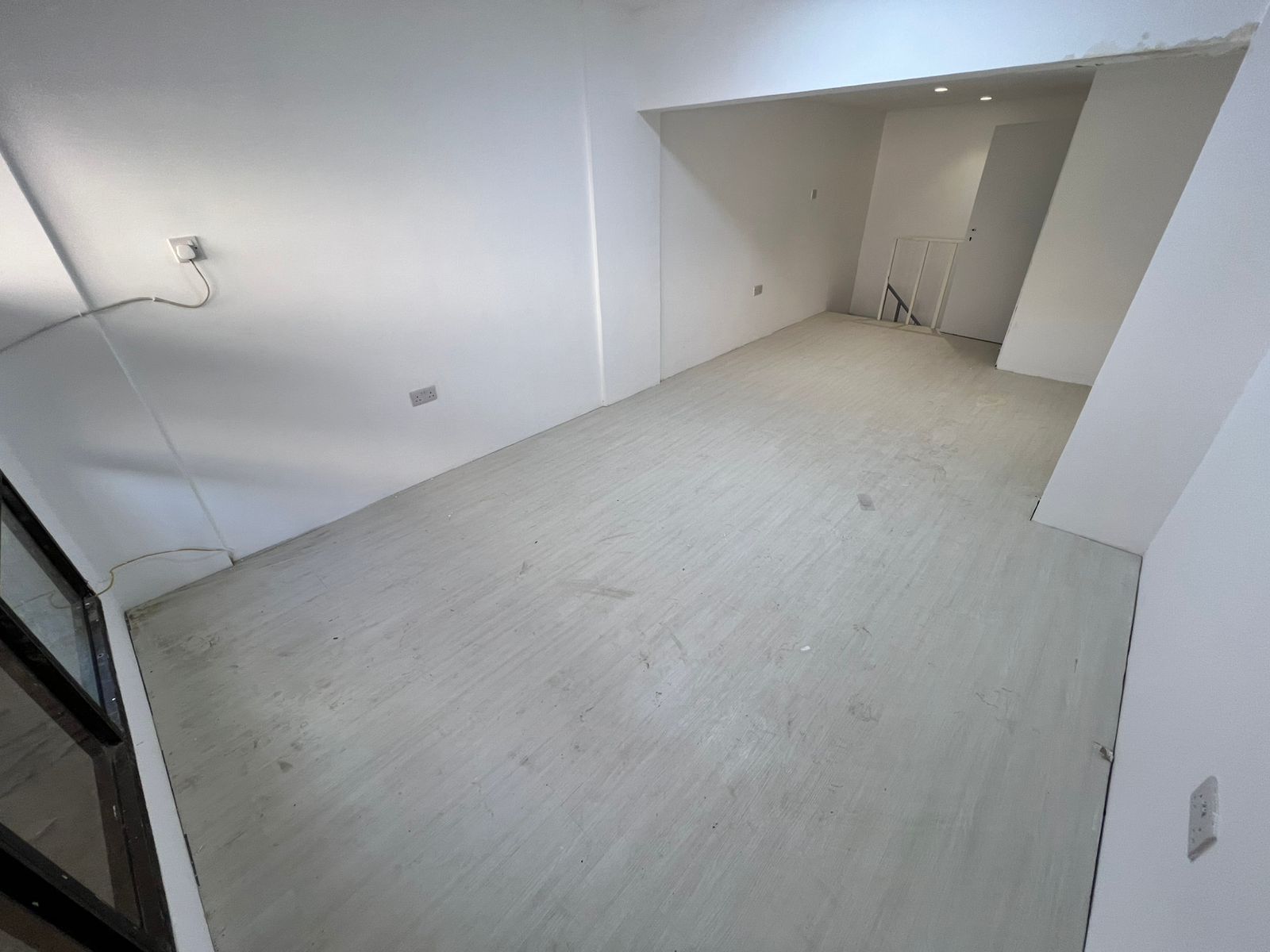 Commercial space for annual rent in Al Rumaila area, Ajman