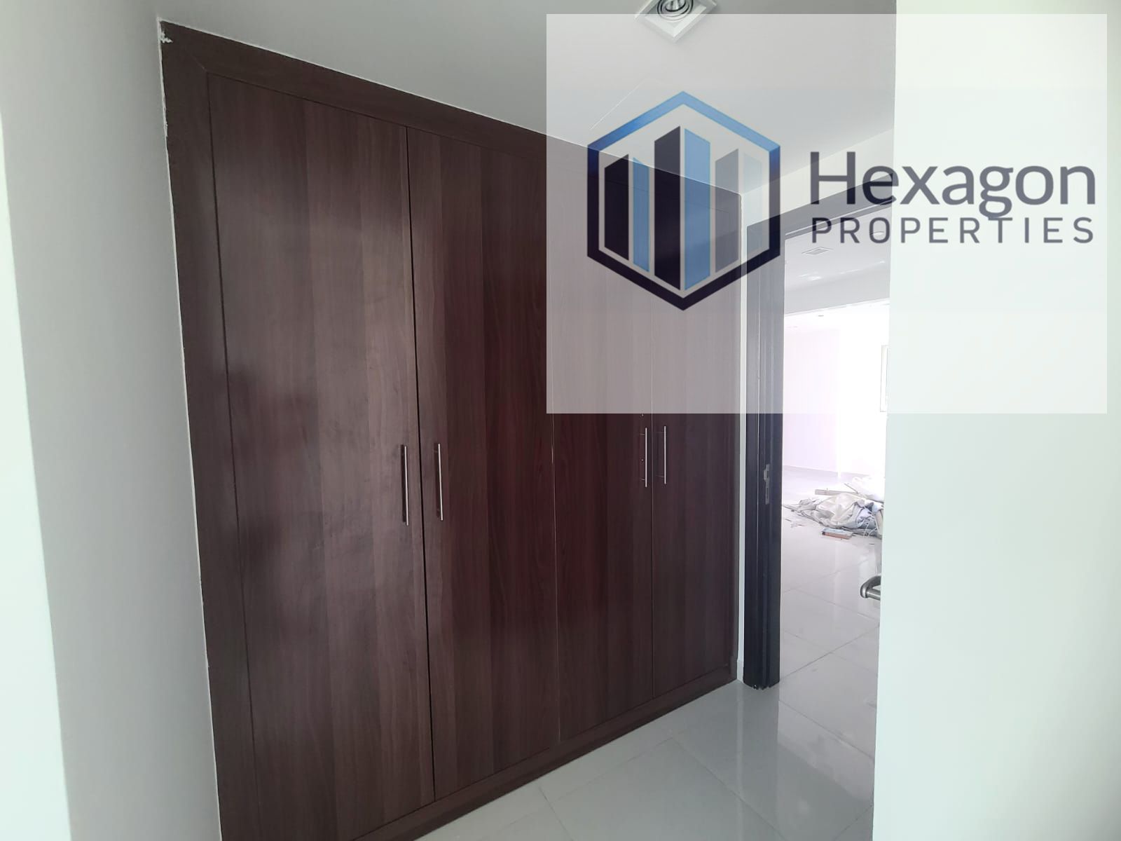 Spacious Unit | Well Maintned | Ready to Move in
