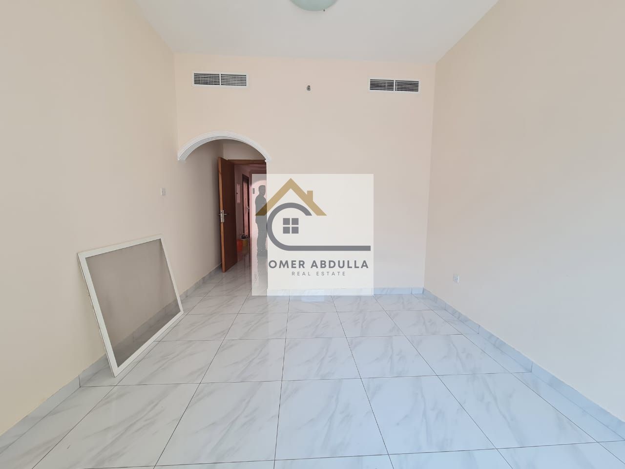 Like new 1bhk with 2 washroom balcony in school zone muwailah sharjah