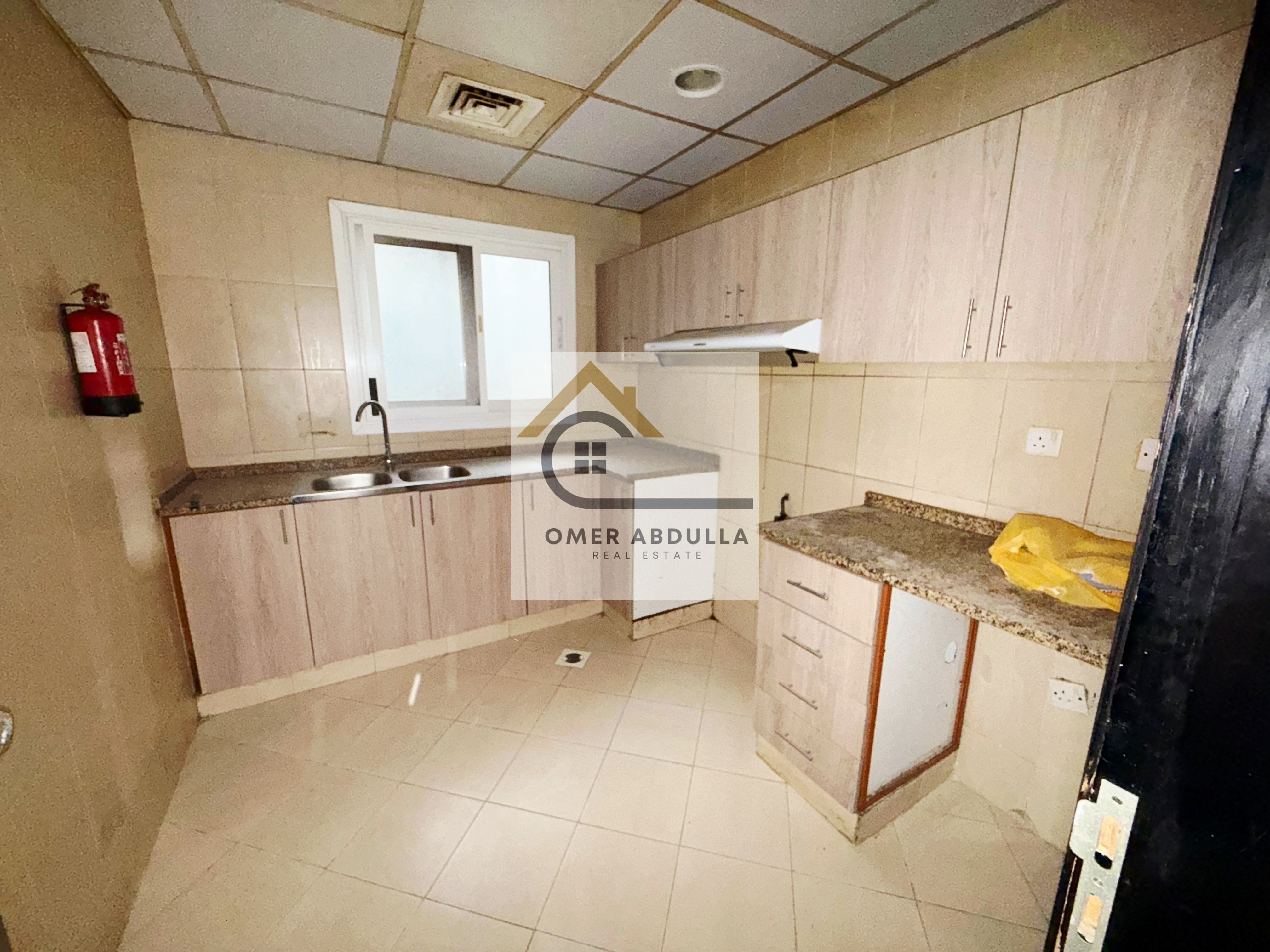 BIG SIZA 2BHK APARTMENT WITH CENTRAL AC NERBY MADINA SHOPPING CENTRE
