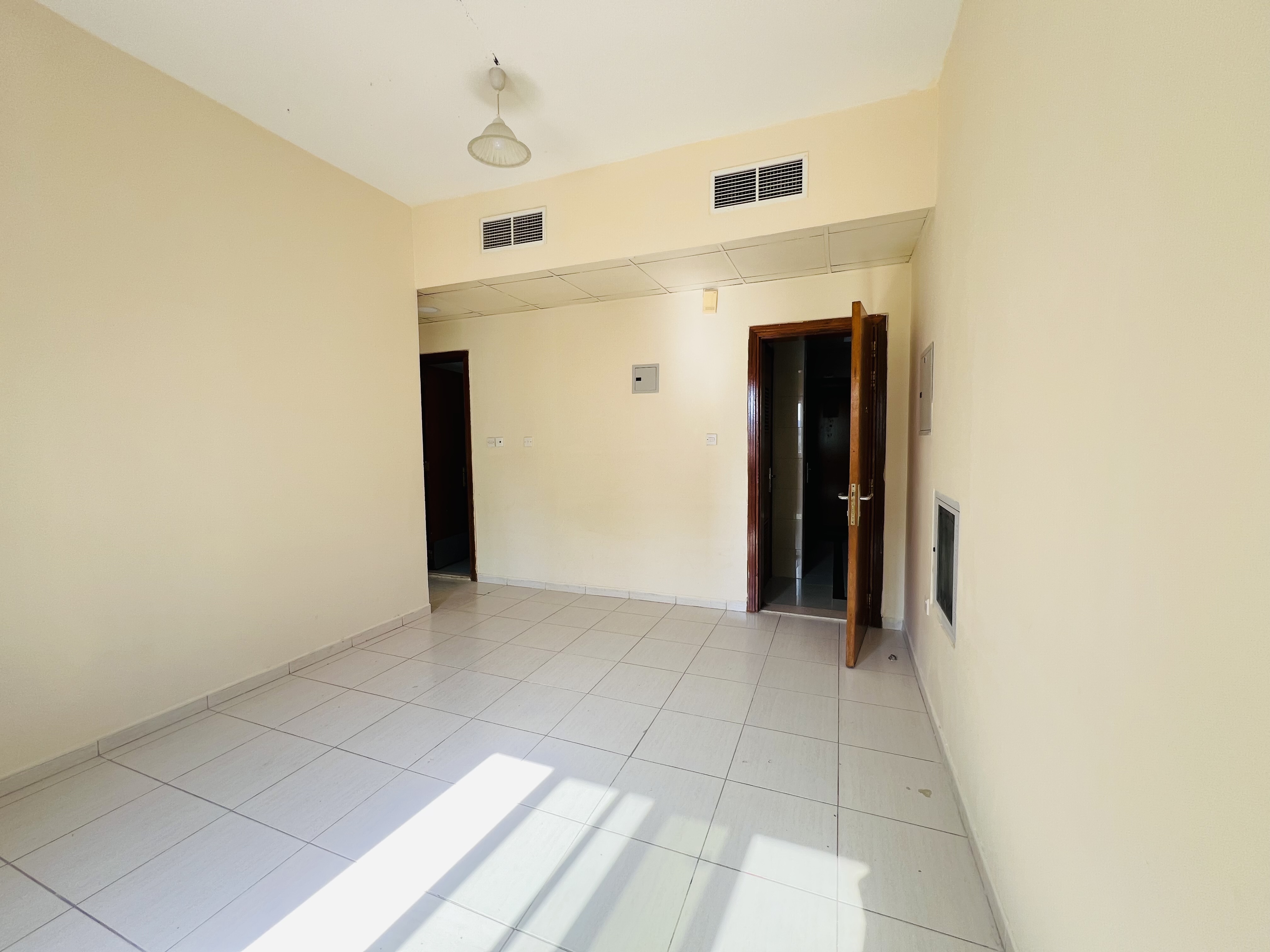Huge offer 1bhk with central ac close to Muwaileh park price 30k