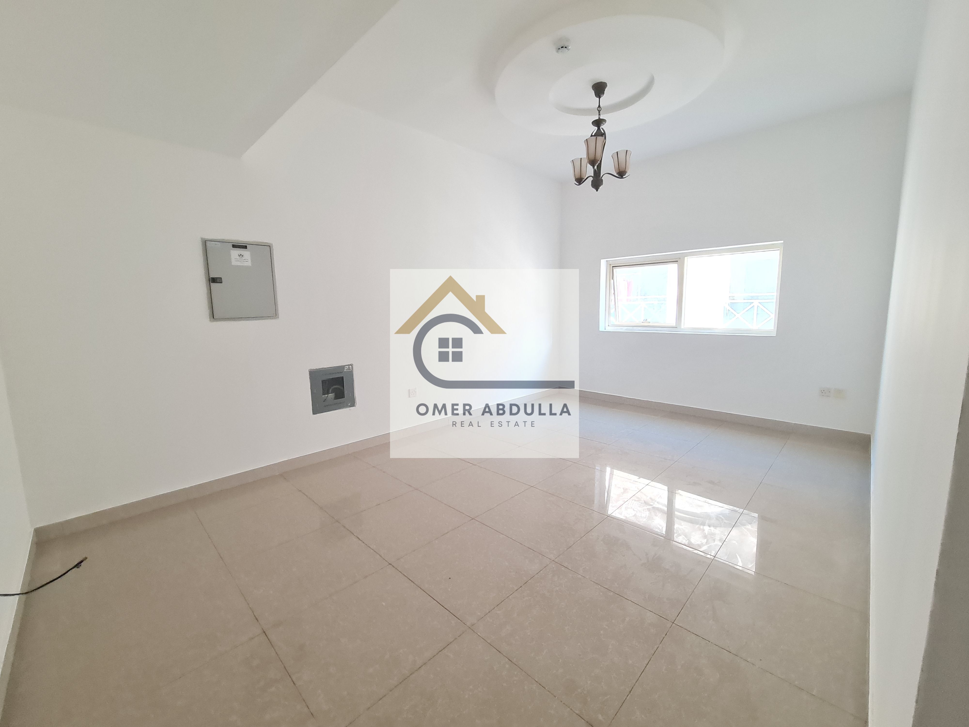 1bhk Apartment !! 2 Washroom and covered parking!! In Muwaileh Commercial
