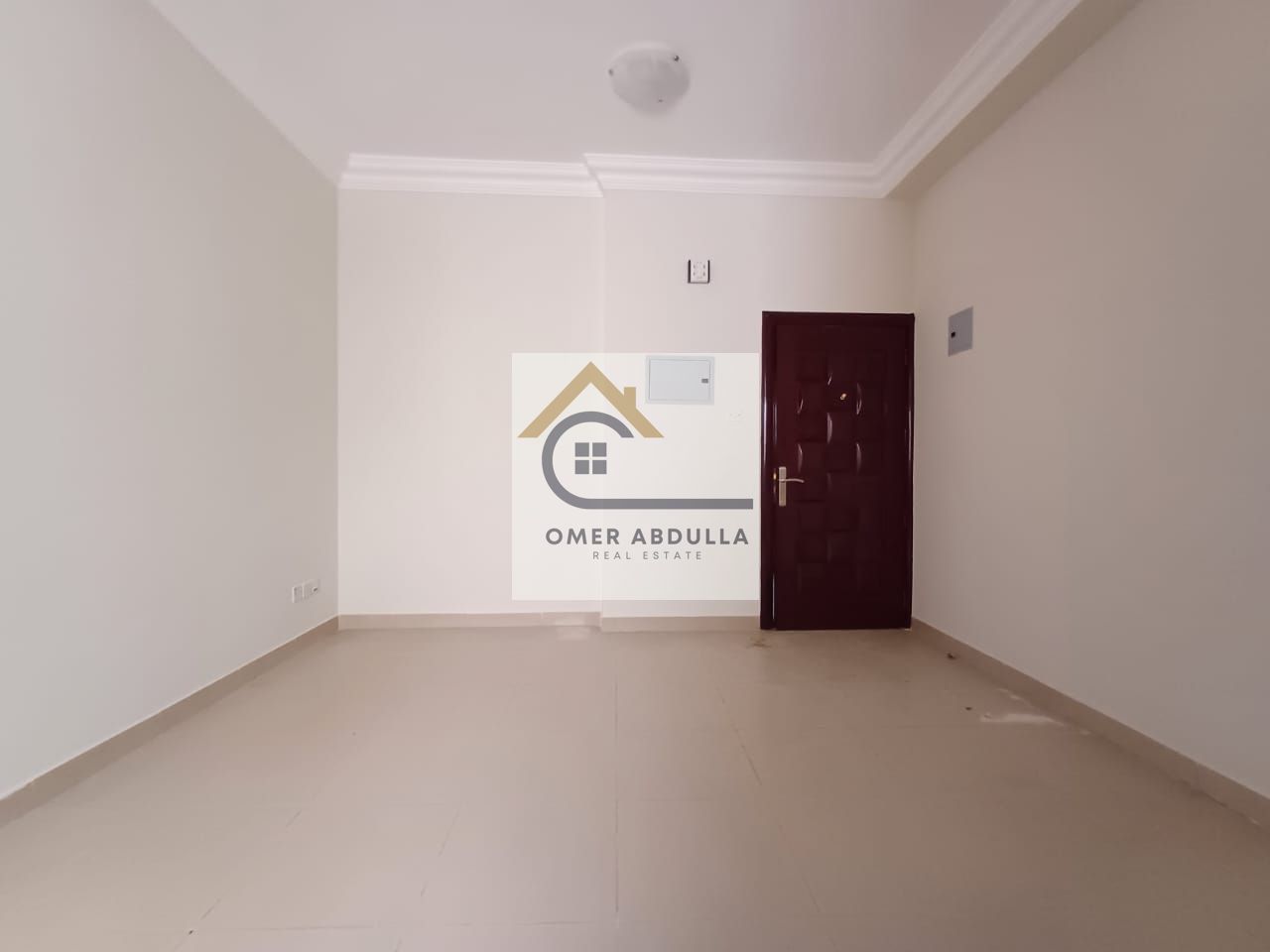 LAVISH STUDIO WITH SEPARATE KITCHEN WITH CENTRAL AC IN MUWAILEH