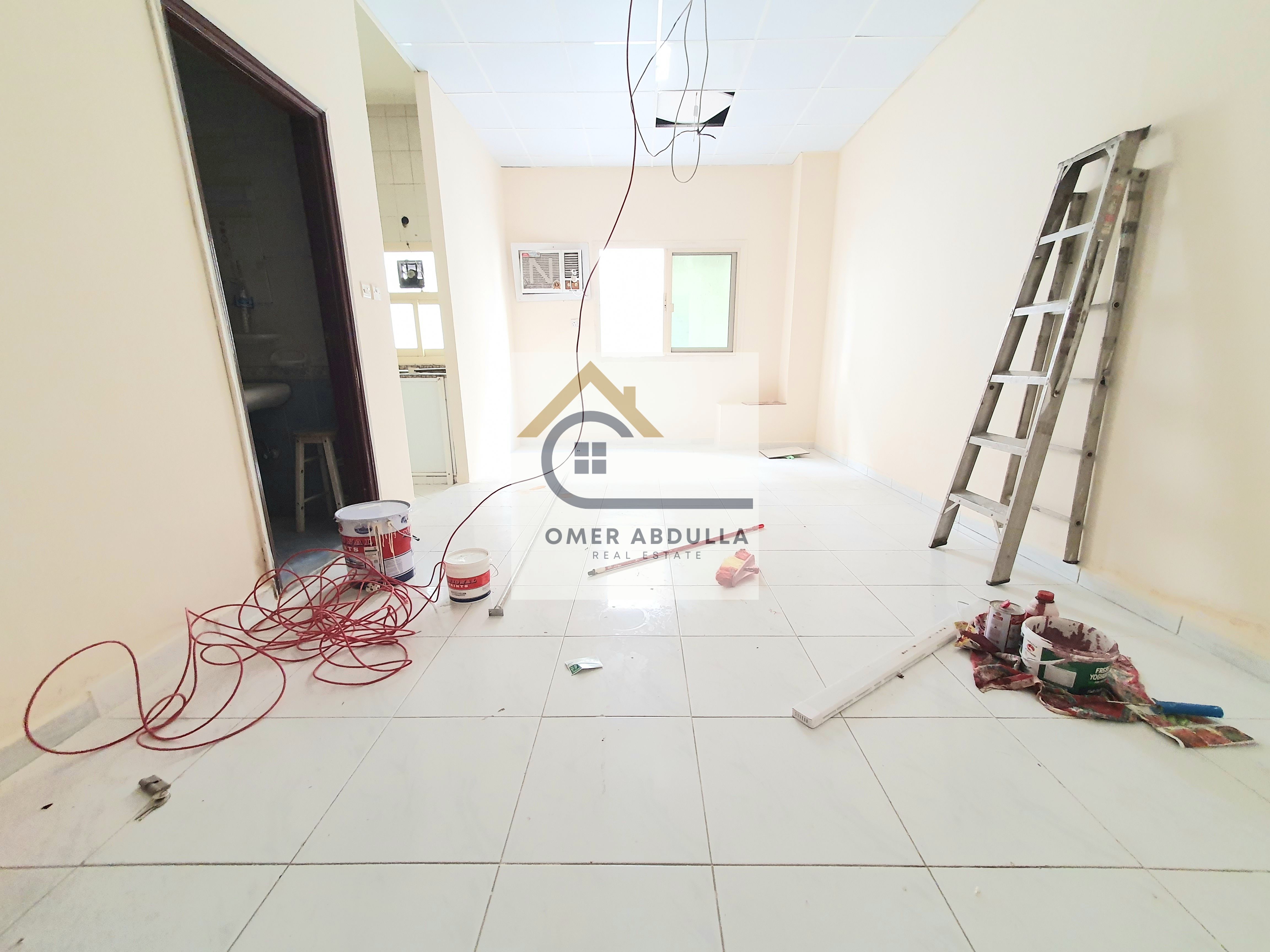 LAVISH BIG SIZE STUDIO CLOSE KITCHEN NEAR MADINA MALL IN MUWAILEH