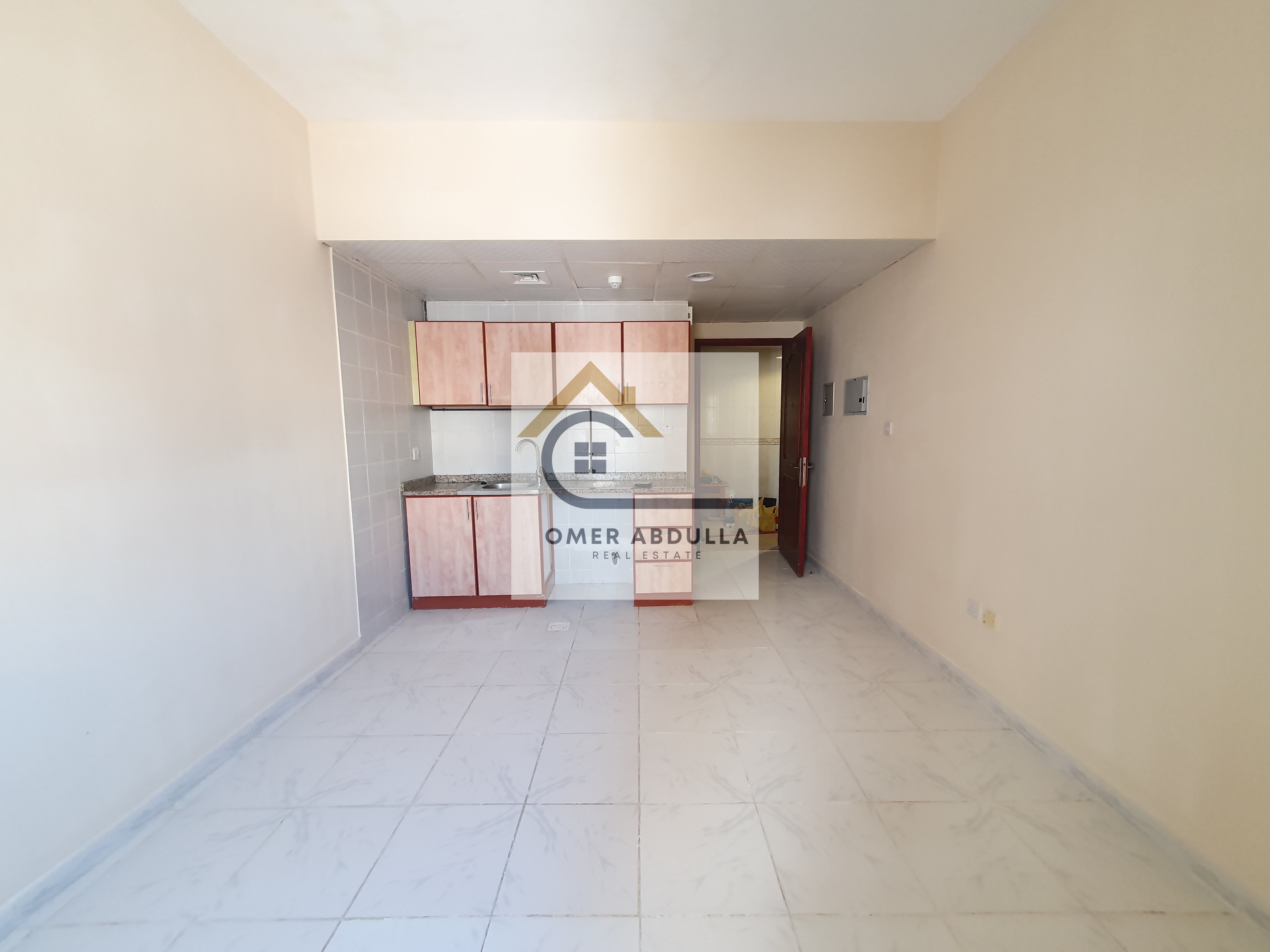 HOT OFFER LAVISH STUDIO ON ROAD BUILDING IN MUWAILEH