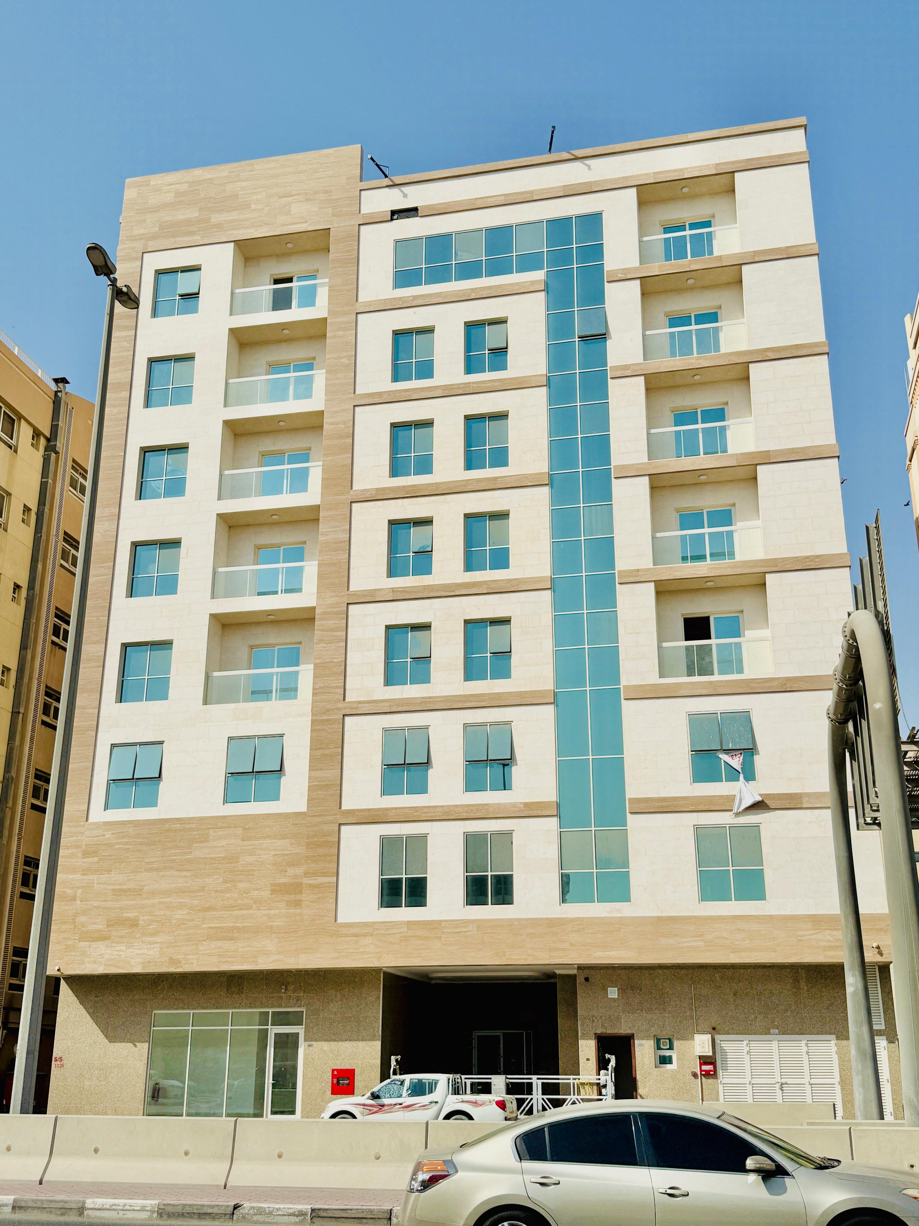 NO DEPOSIT CASH 1BHK WITH 2 WASHROOMS SCHOOL ZONE IN MUWAILEH