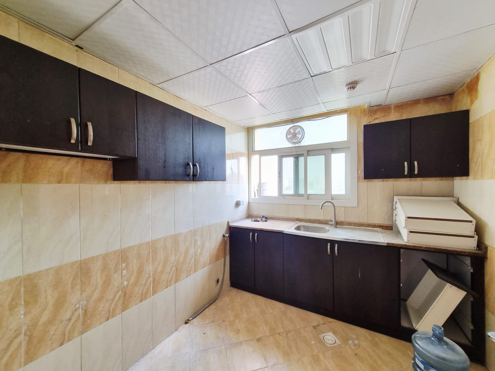 LAVISH 1BHK WITH 2 WASHROOMS WITH WARDROBE IN MUWAILEH