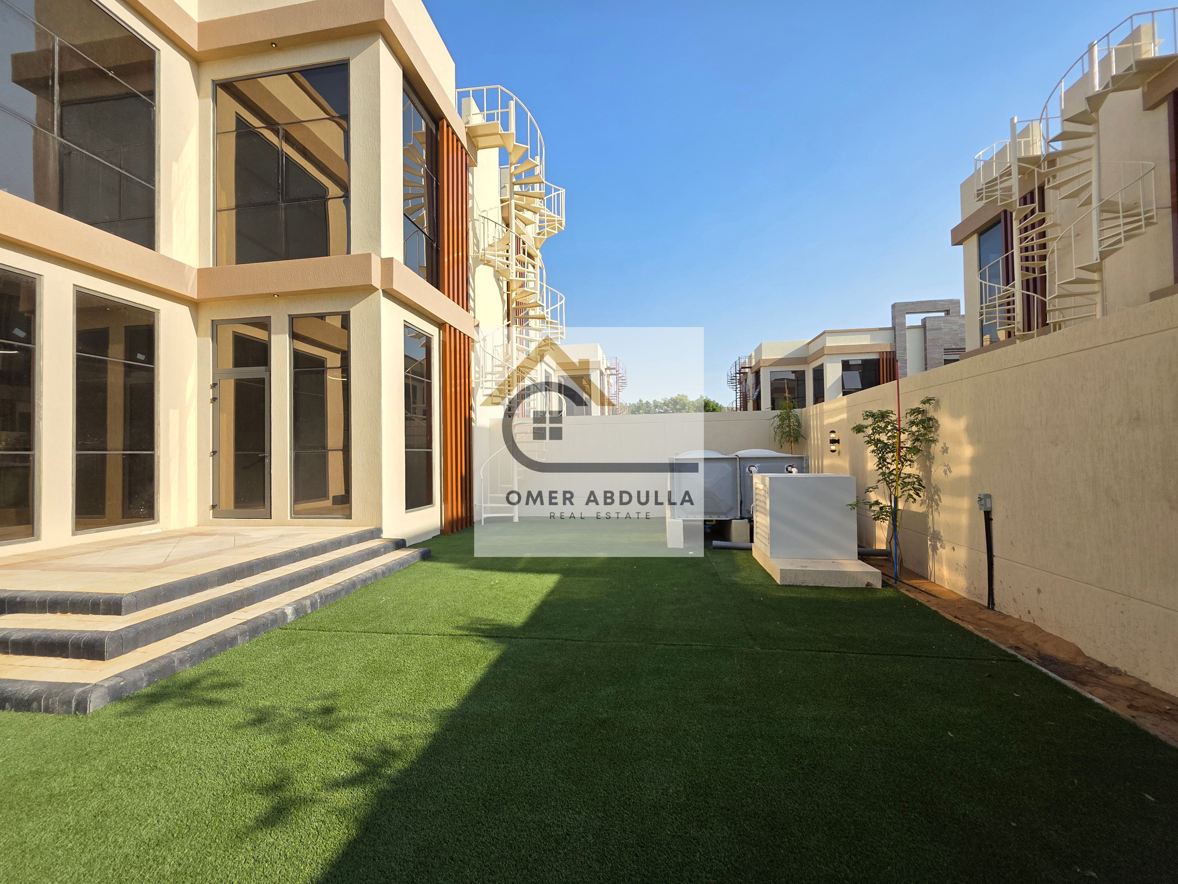 Luxurious and brand new villa with maid room