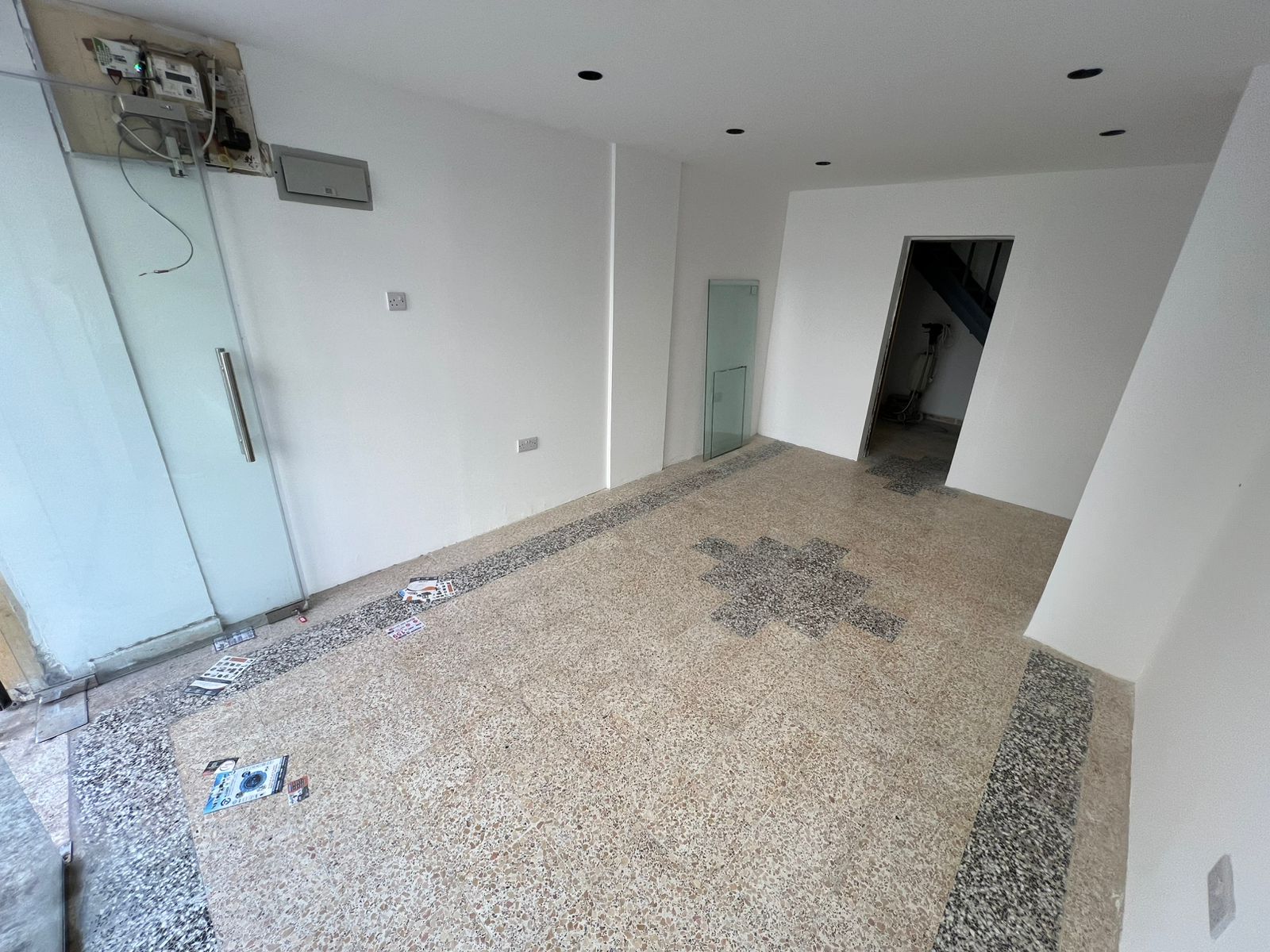 Shop in Al Rumaila, second row on Ajman Corniche, annual rent, prime location close to all services