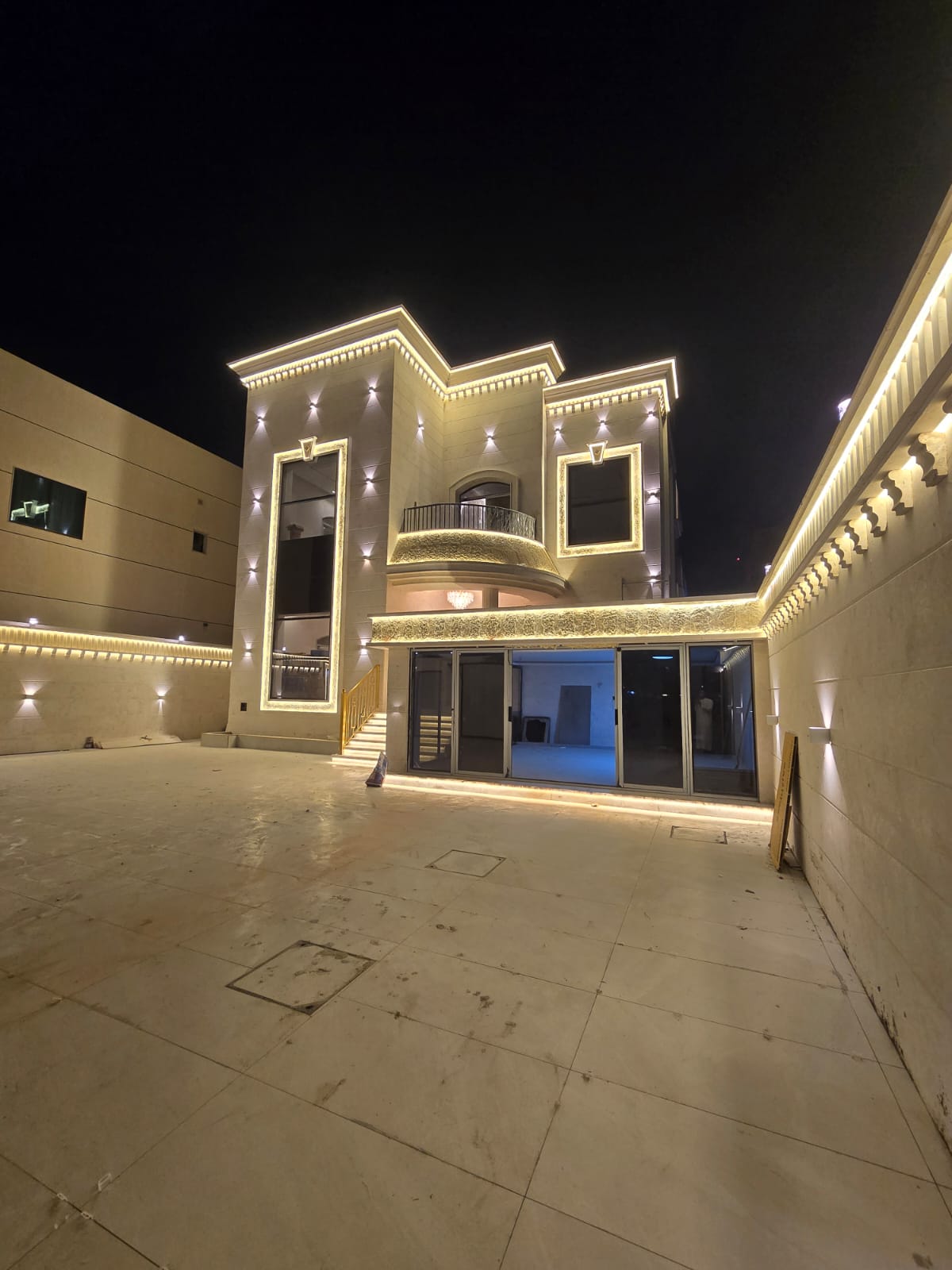 Luxury Villas Complex for Sale in Ajman – 5 to 7 Bedrooms, Majlis, Living Rooms, Maid Room, Parking, Super Deluxe Finish