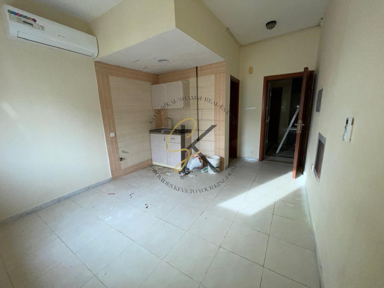 Spacious Unfurnished Big Studio for Rent in School Area, Muwailah Sharjah | Prime Location | All Amenities | 450 Sqft