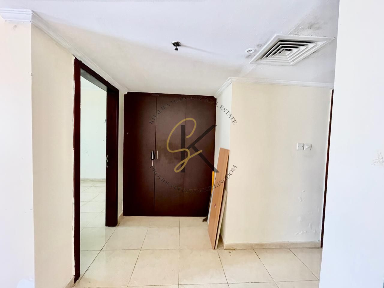 Spacious Unfurnished 1BHK with Balcony for Rent in Muwailah Commercial, Sharjah | Prime Location | All Amenities | 950 Sqft