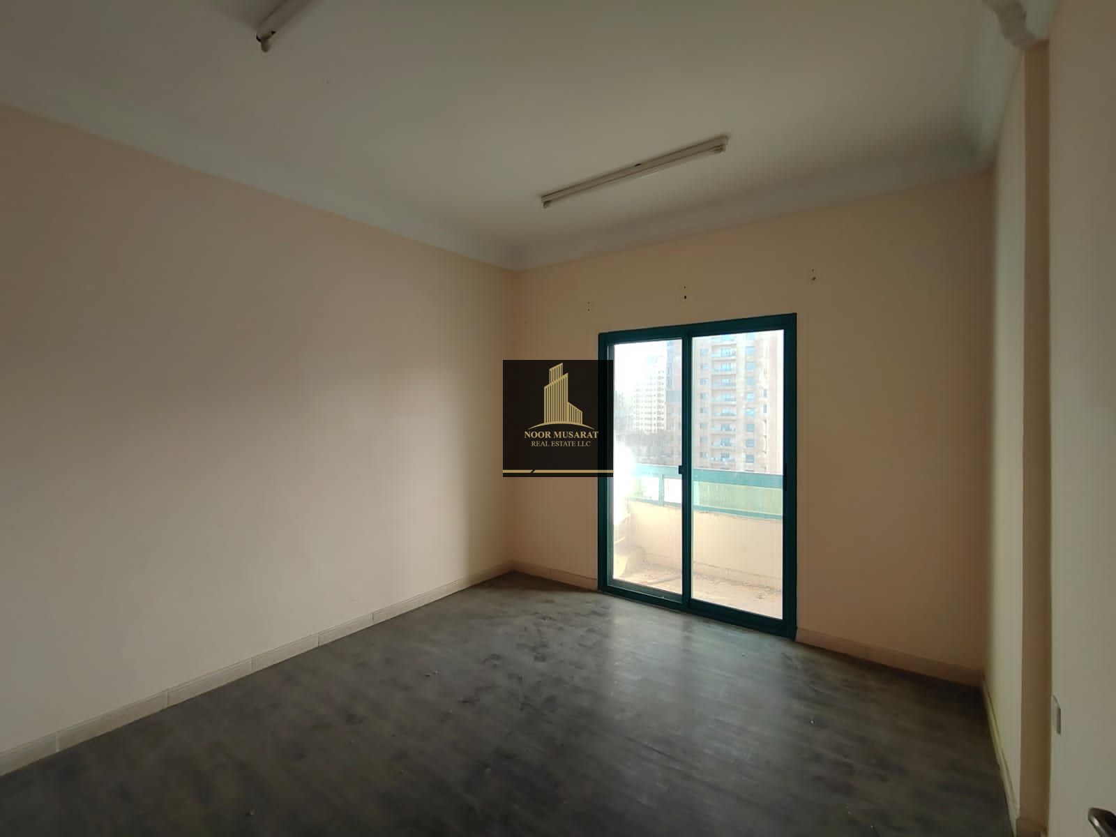 Neat And Clean 1bhk Witht1 Washroom + balcony Only In 41k Close To Al Nahda Park Shj Call Zain