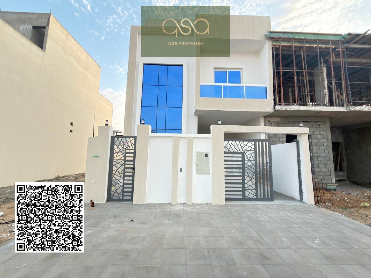 An unmissable opportunity at a competitive price, including registration and ownership fees. A luxurious semi-detached villa with a front setback for