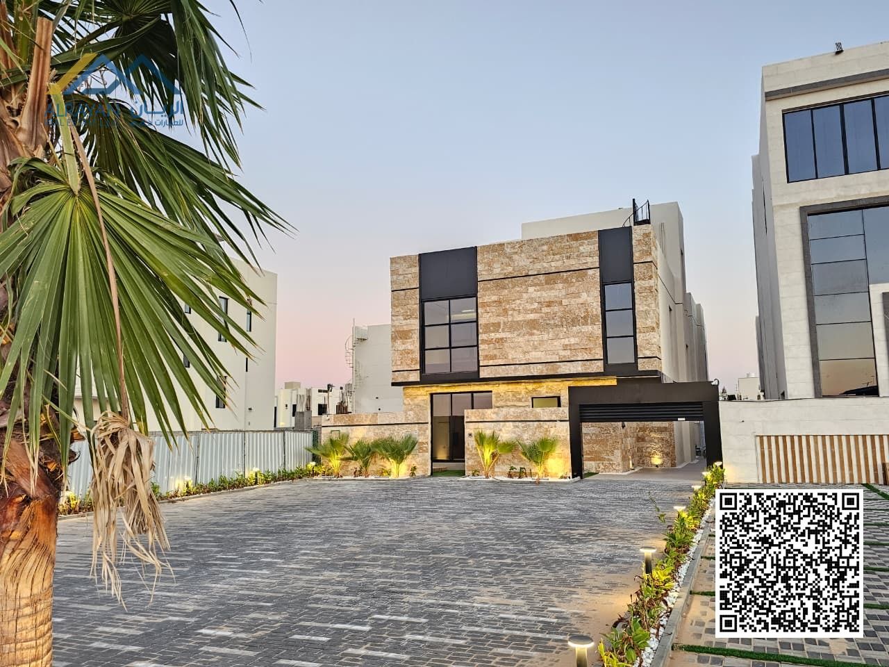 Luxury villa for sale in Ajman, Al Bahia. Super deluxe finishing. The villa boasts an excellent location on the Sheikh Mohammed Bin Zayed Road ex