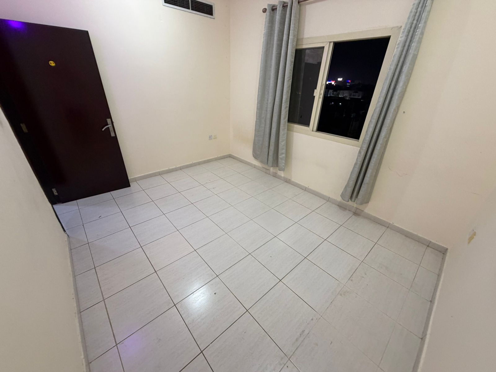 One-bedroom apartment for rent in Al Muwaihat, prime location directly on Sheikh Ammar Street with an excellent view