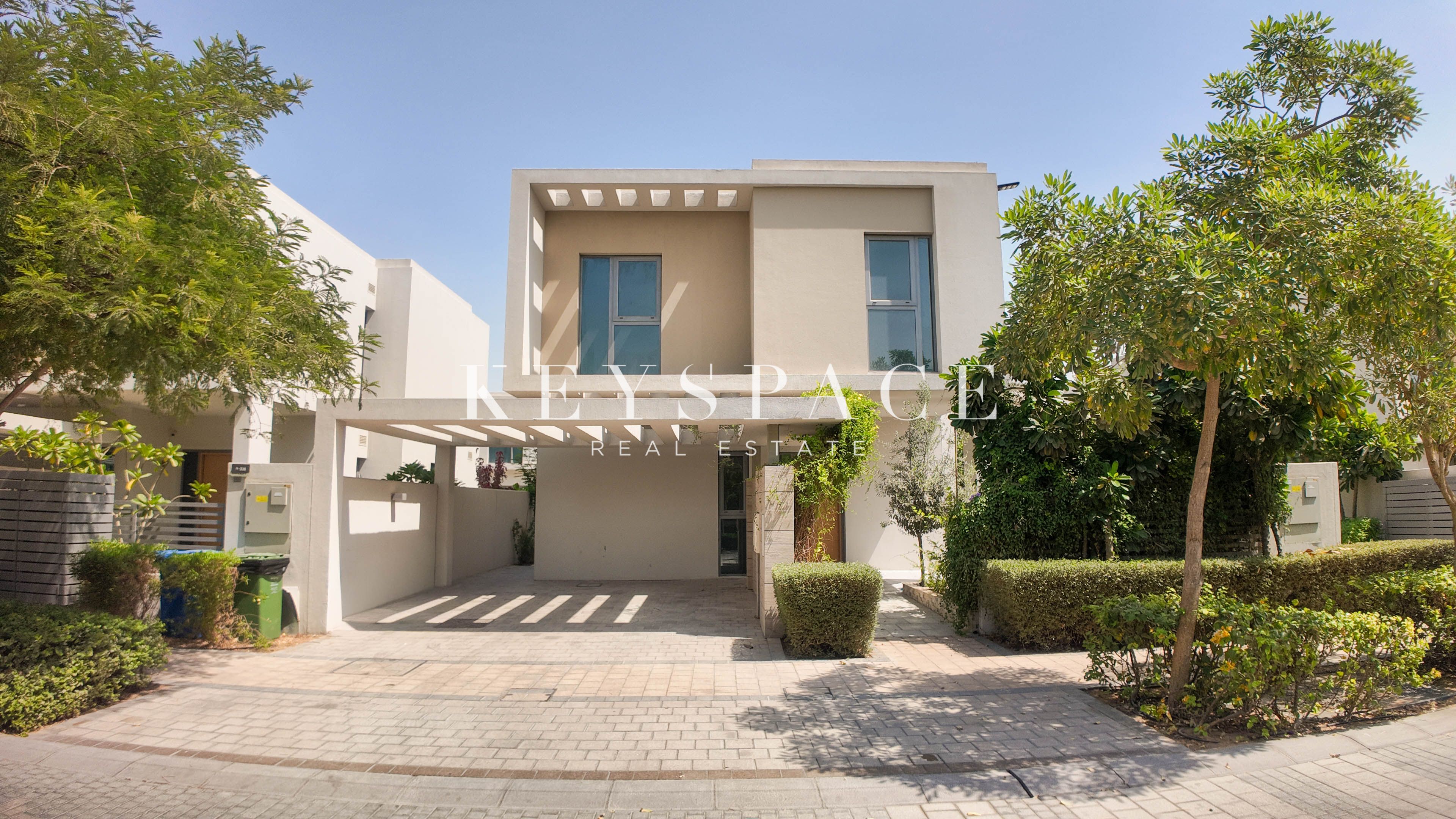 Refined Luxury Living | Premium Villa Close to City Center | Resale