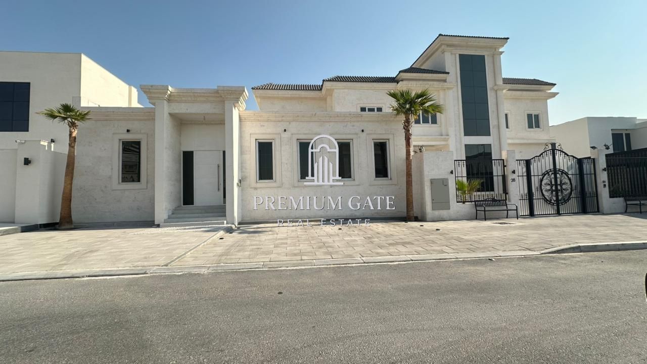 Modern design 5BR | prime Location | Majlis | Maids | Driver