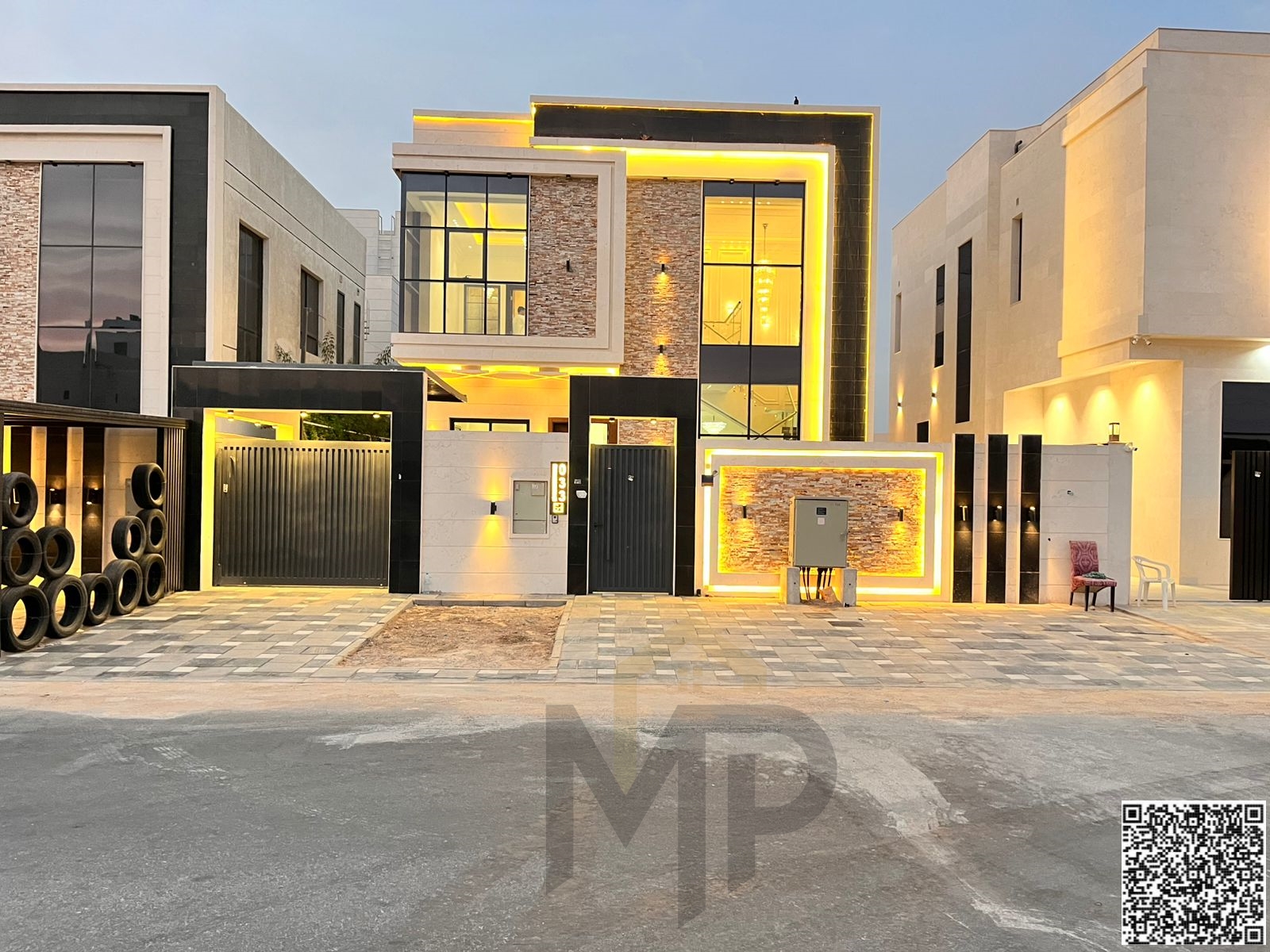 Your chance to own a freehold villa, available to all nationalities, with a swimming pool and roof terrace. Price negotiable. Ready to move in. Super