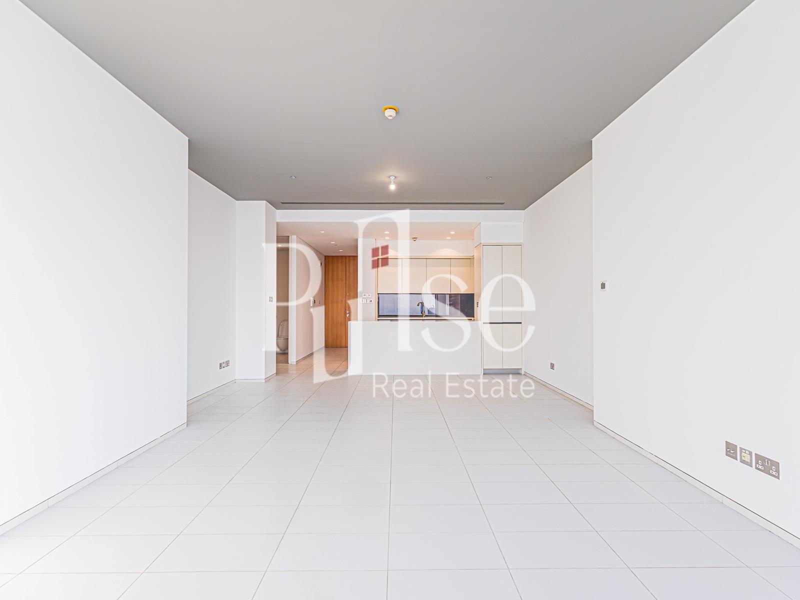 Spacious 2BR | High Floor with Balcony | Burj View