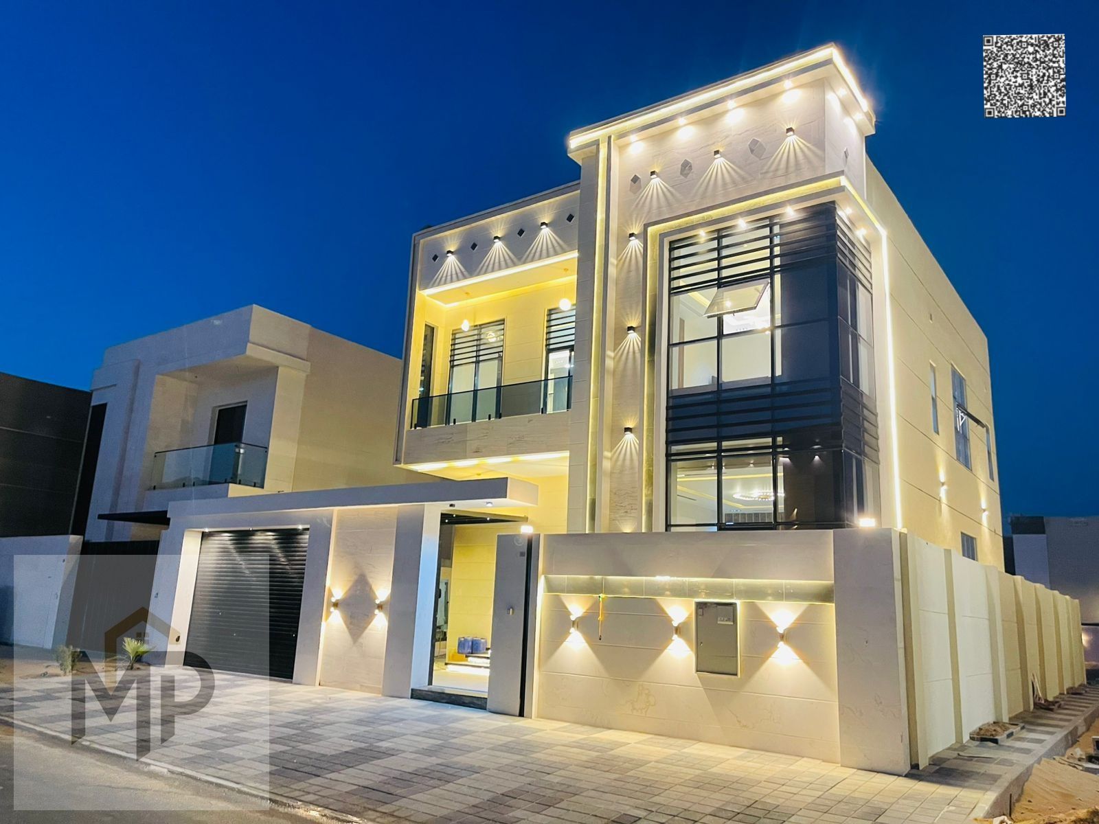 Luxury villa for sale in Al Zahia, excellent finishing, large area, freehold ownership. Price includes registration fees.