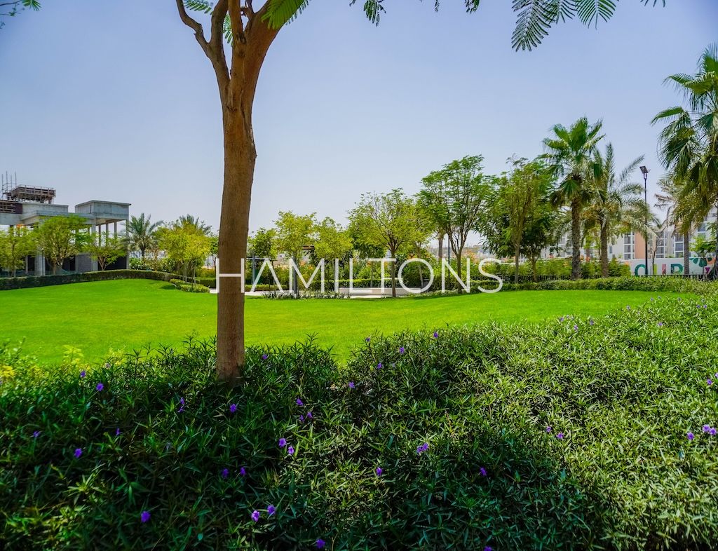 Luxury Corner Villa | Family-Friendly Community | Resale