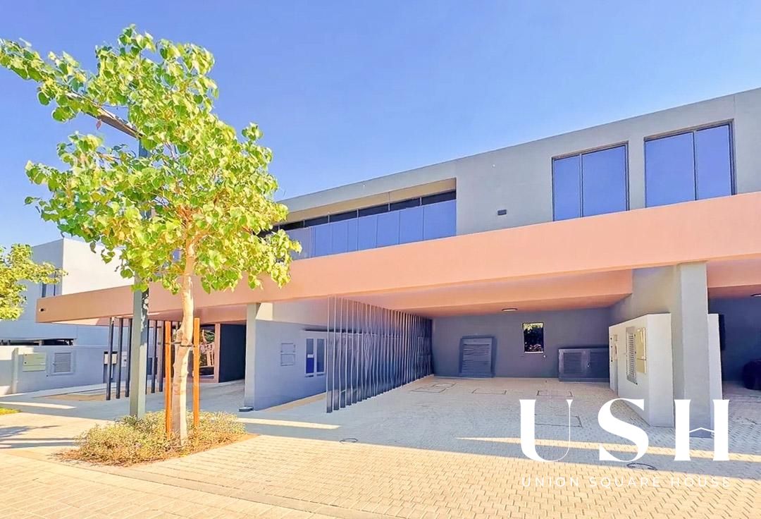 Single-Row 4BR Townhouse | Smart Home