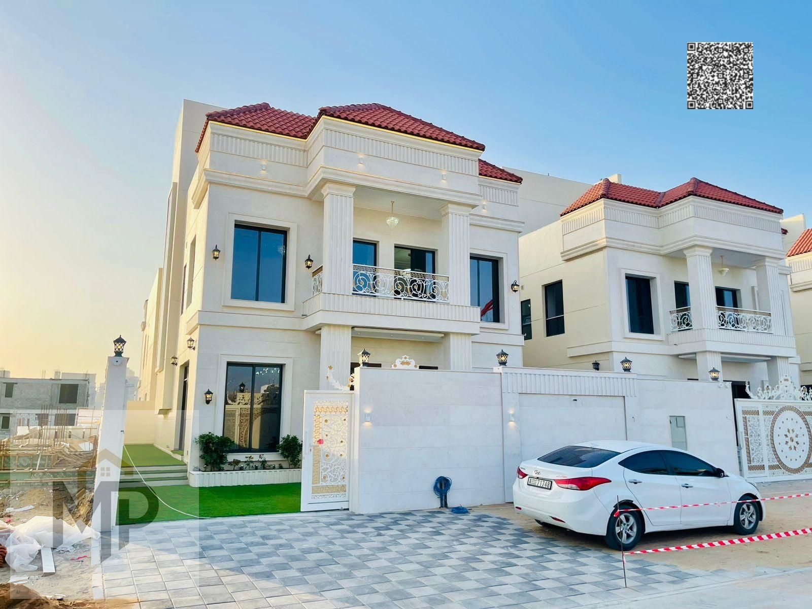 A luxurious villa featuring 5 master bedrooms and a rooftop terrace, boasting breathtaking views and a modern design that blends luxury and comfort. R
