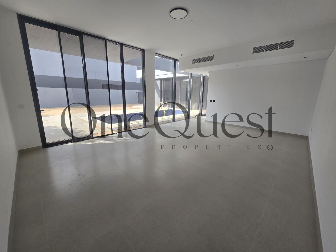 5 BED villa for rent in massar kaya