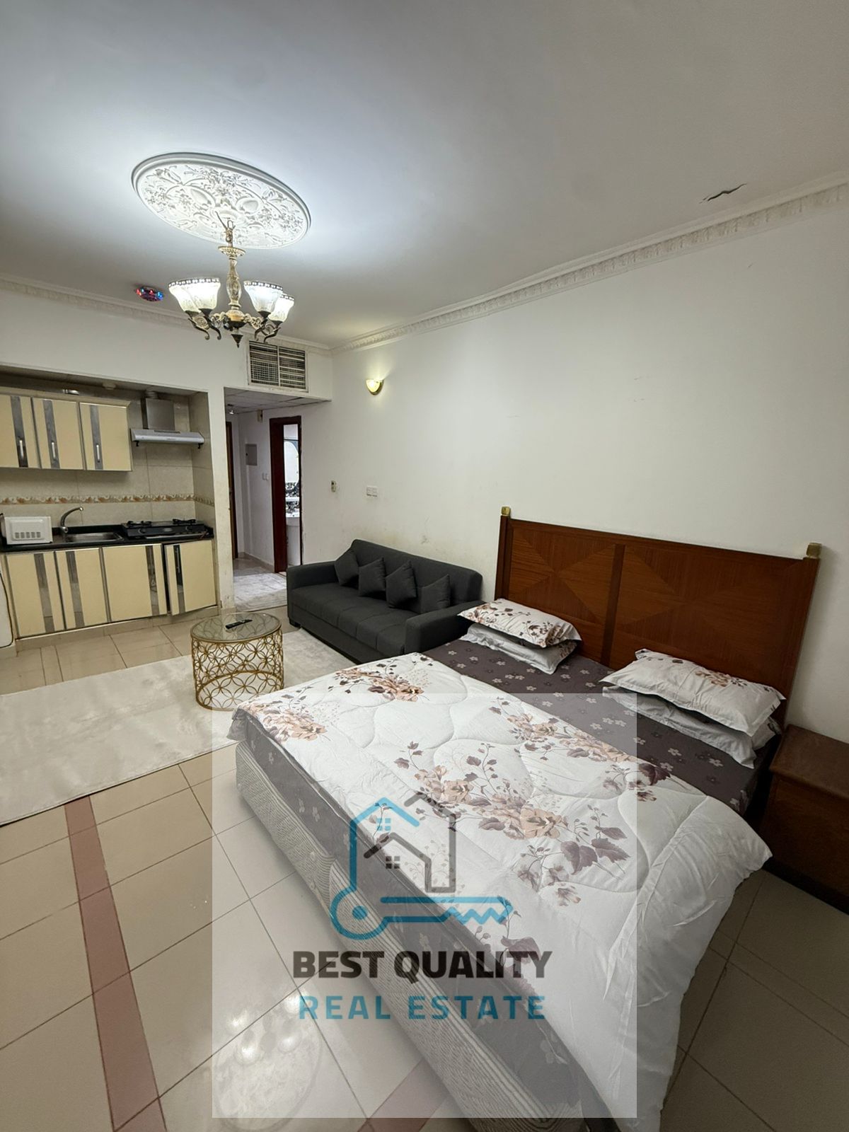 Chic Studio in Prime Location Modern Ready to Move In