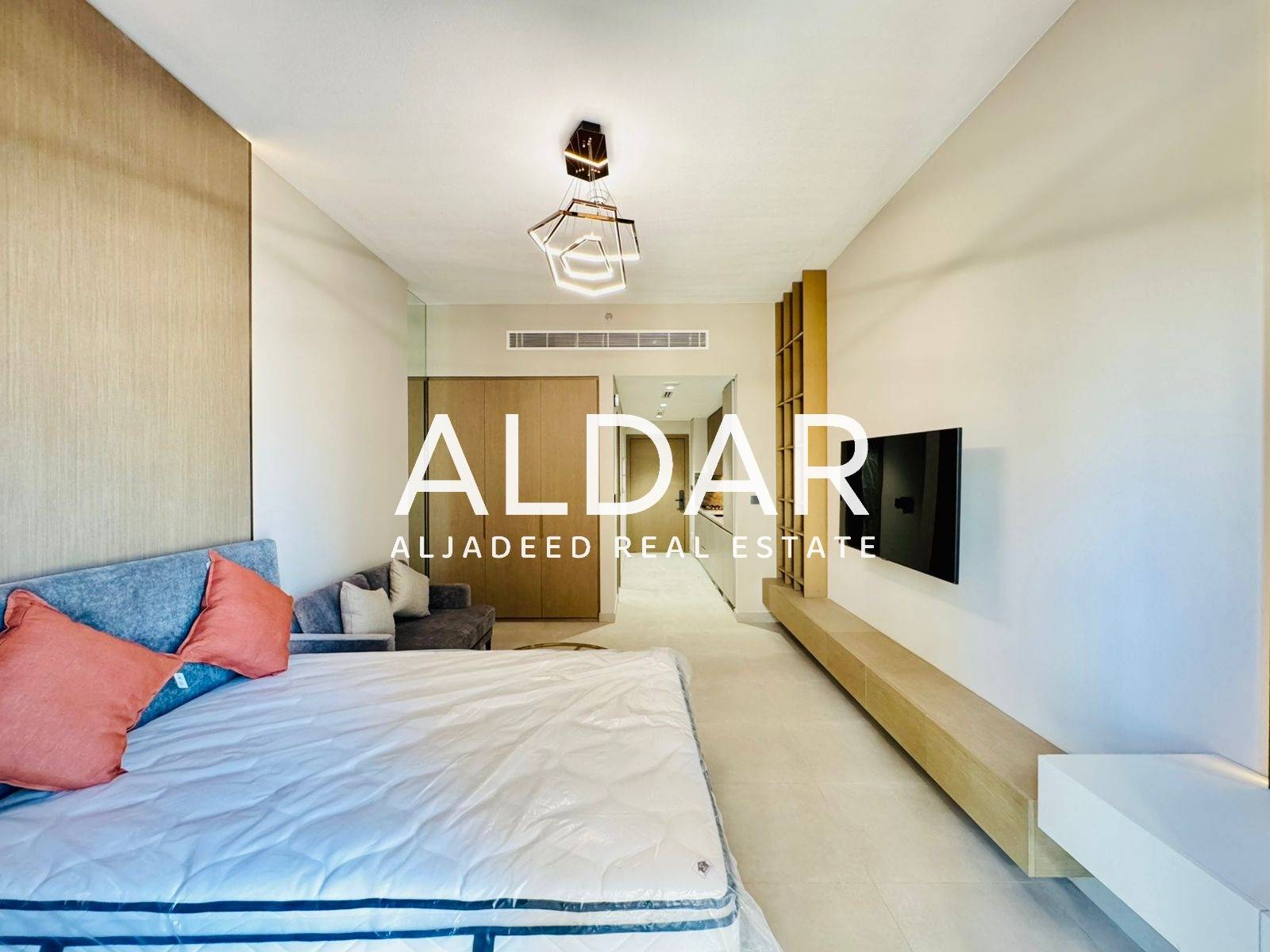 Fully Furnished| Pool View| High Floor| Spacious