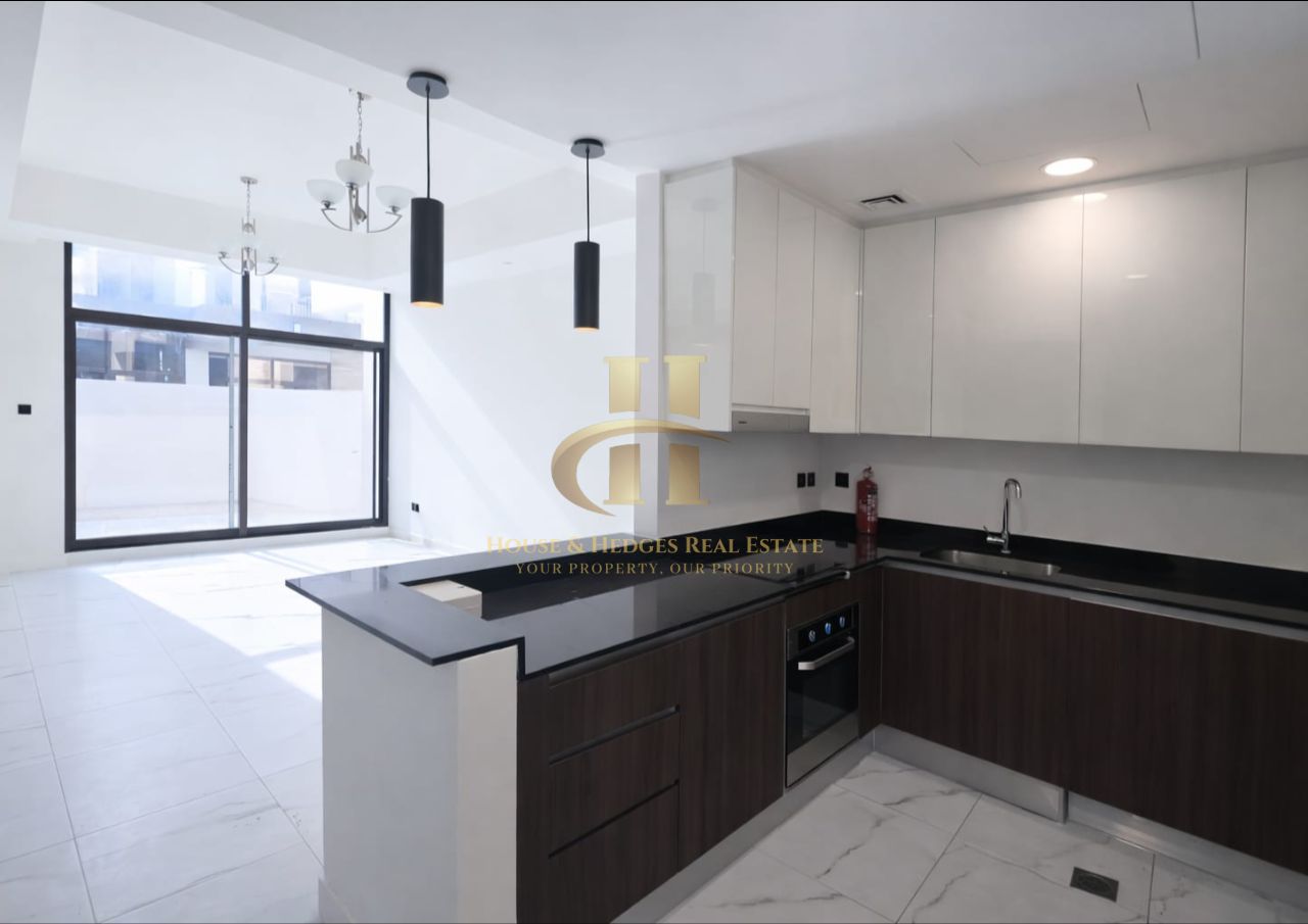 Luxury Living-Close to Pool and Park-Ready to Move