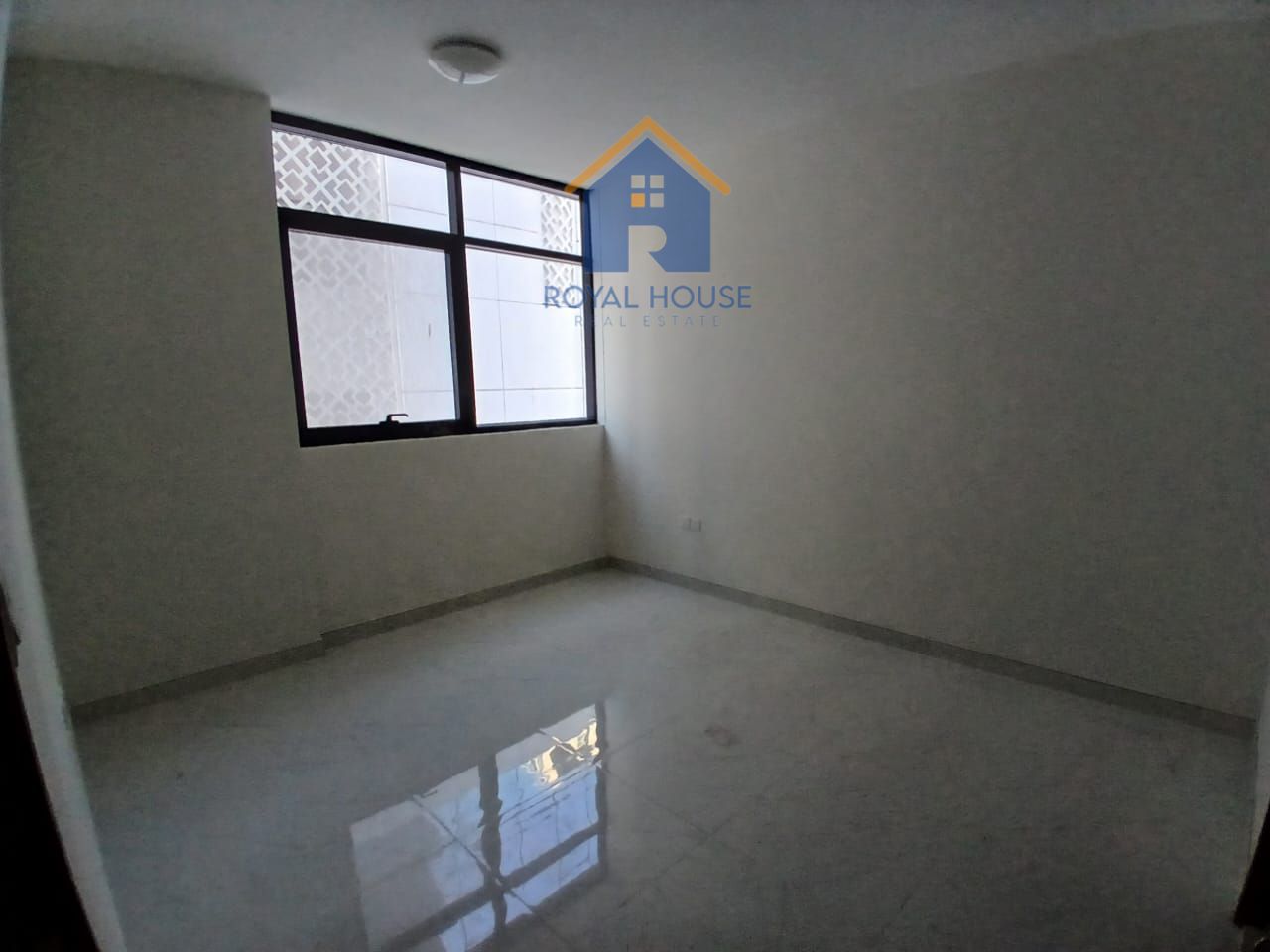 Master bedrooms | First occupancy | Prime location