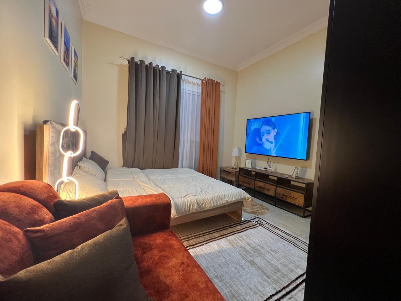 Furnished studio for monthly rent in Ajman Al Jurf 2, near schools and Ajman Court. All bills included. AED 3500.