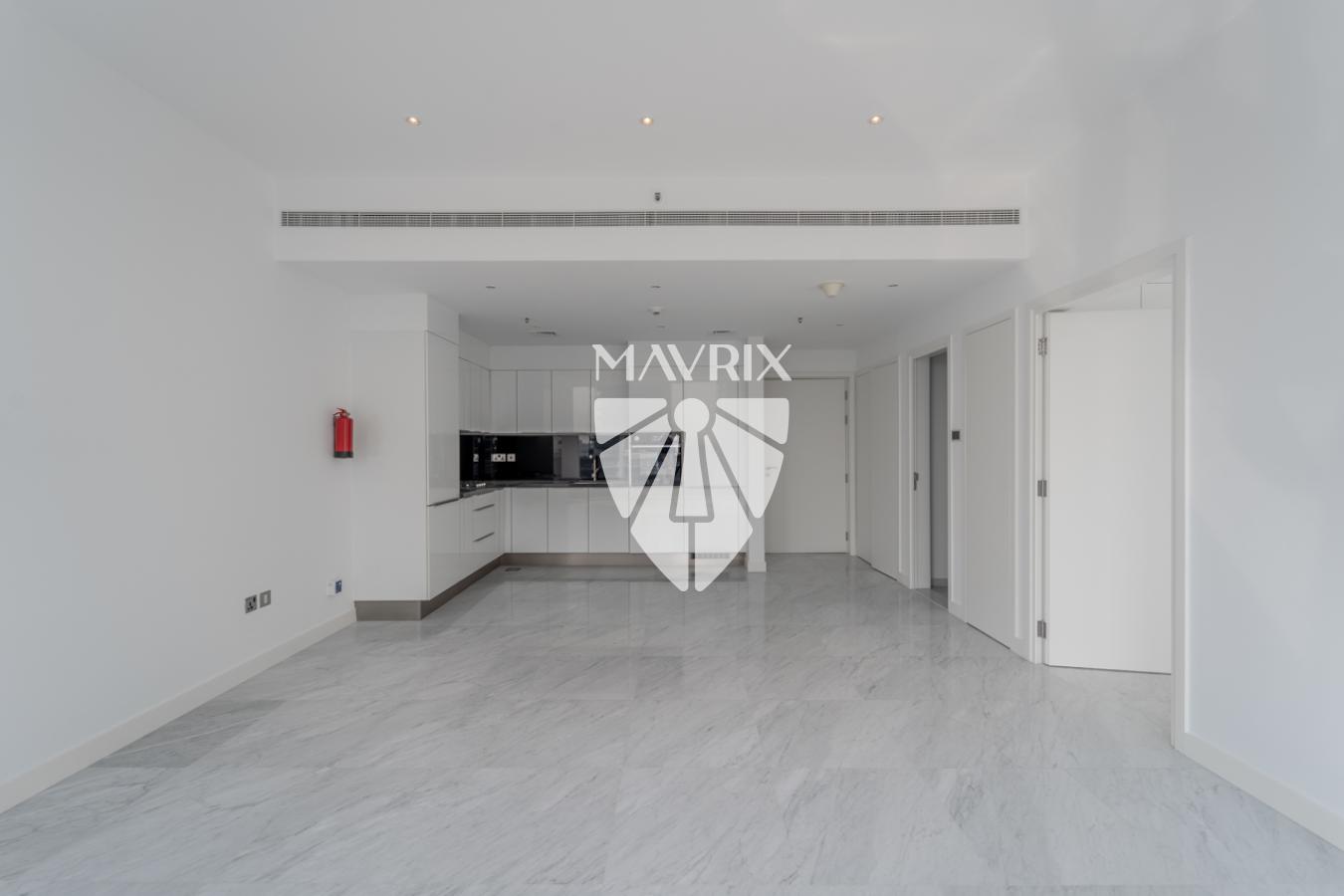 Canal View | Elegant | Modern | Bright | Available