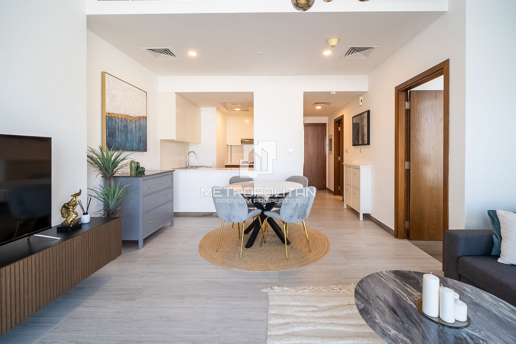 Beautifully Furnished| Upgraded| Bright| Vacant