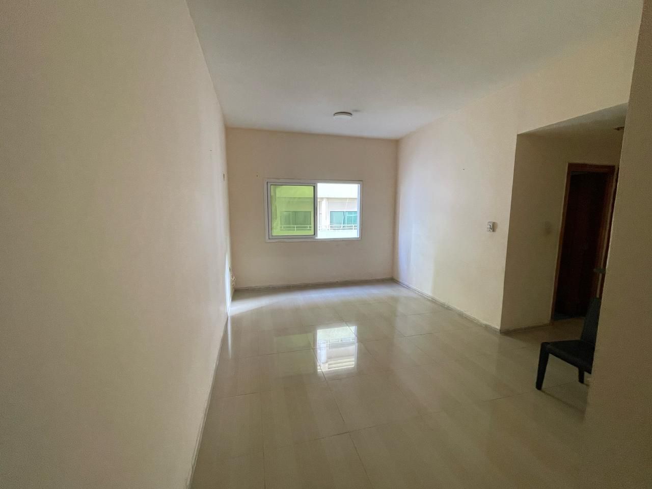 City view, spacious layout, two bathrooms, security deposit cheque not cashed, payment facilities, and an excellent family-friendly service location.
