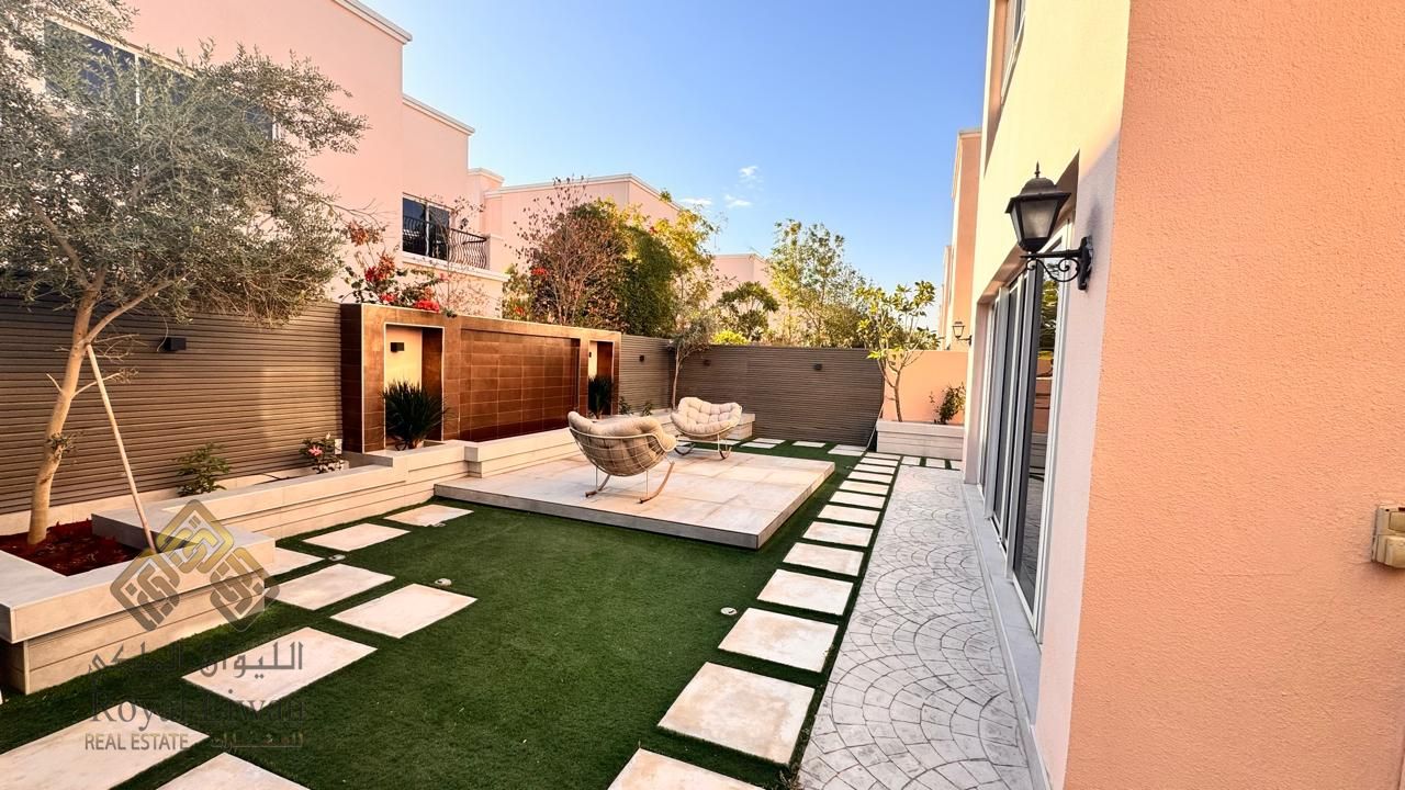 Vacant on Transfer Furnished Villa For Sale In The Community