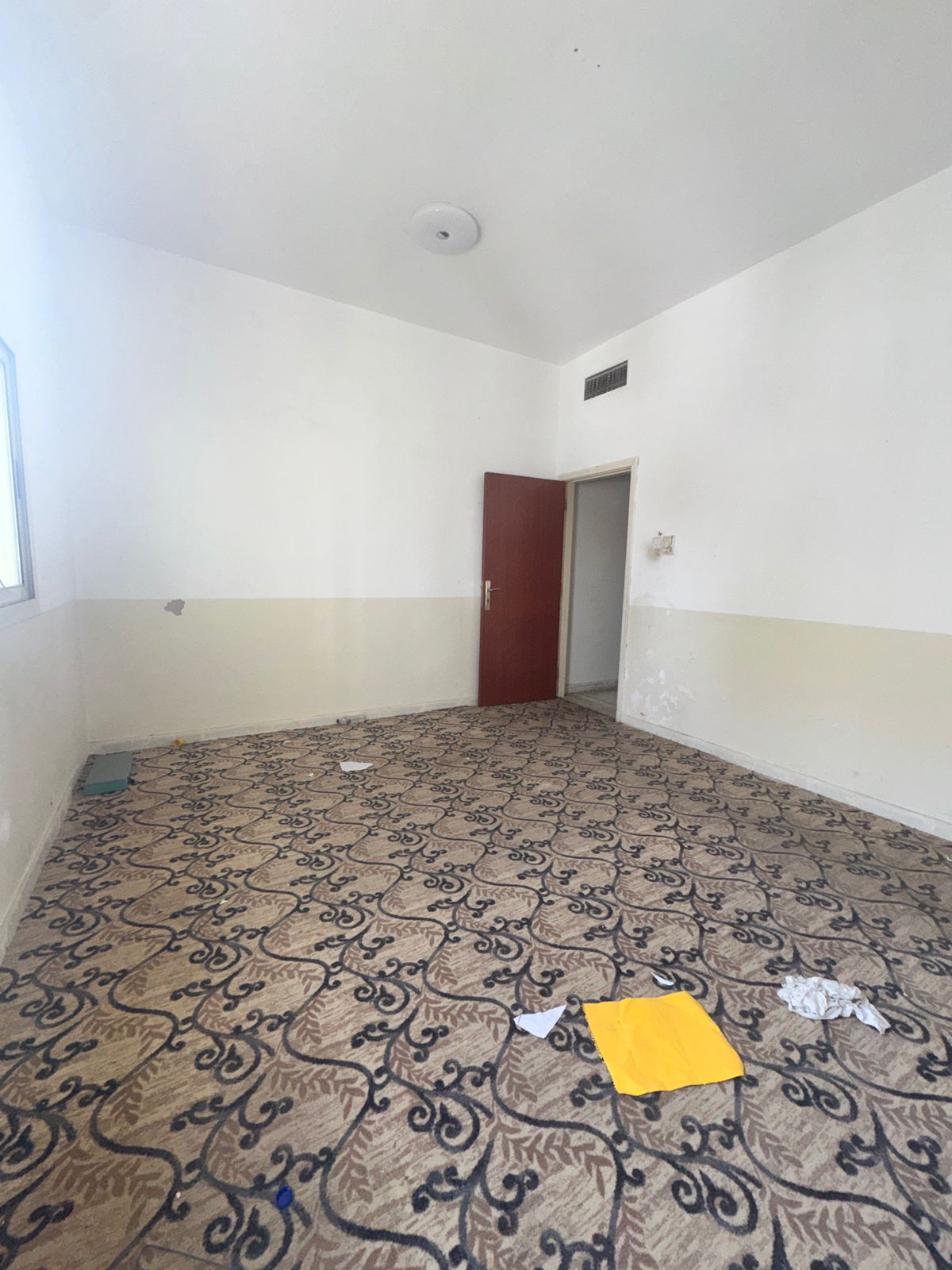 Great opportunity! Two-bedroom apartment for rent, very spacious, excellent layout, reasonable price, and flexible payment options.
