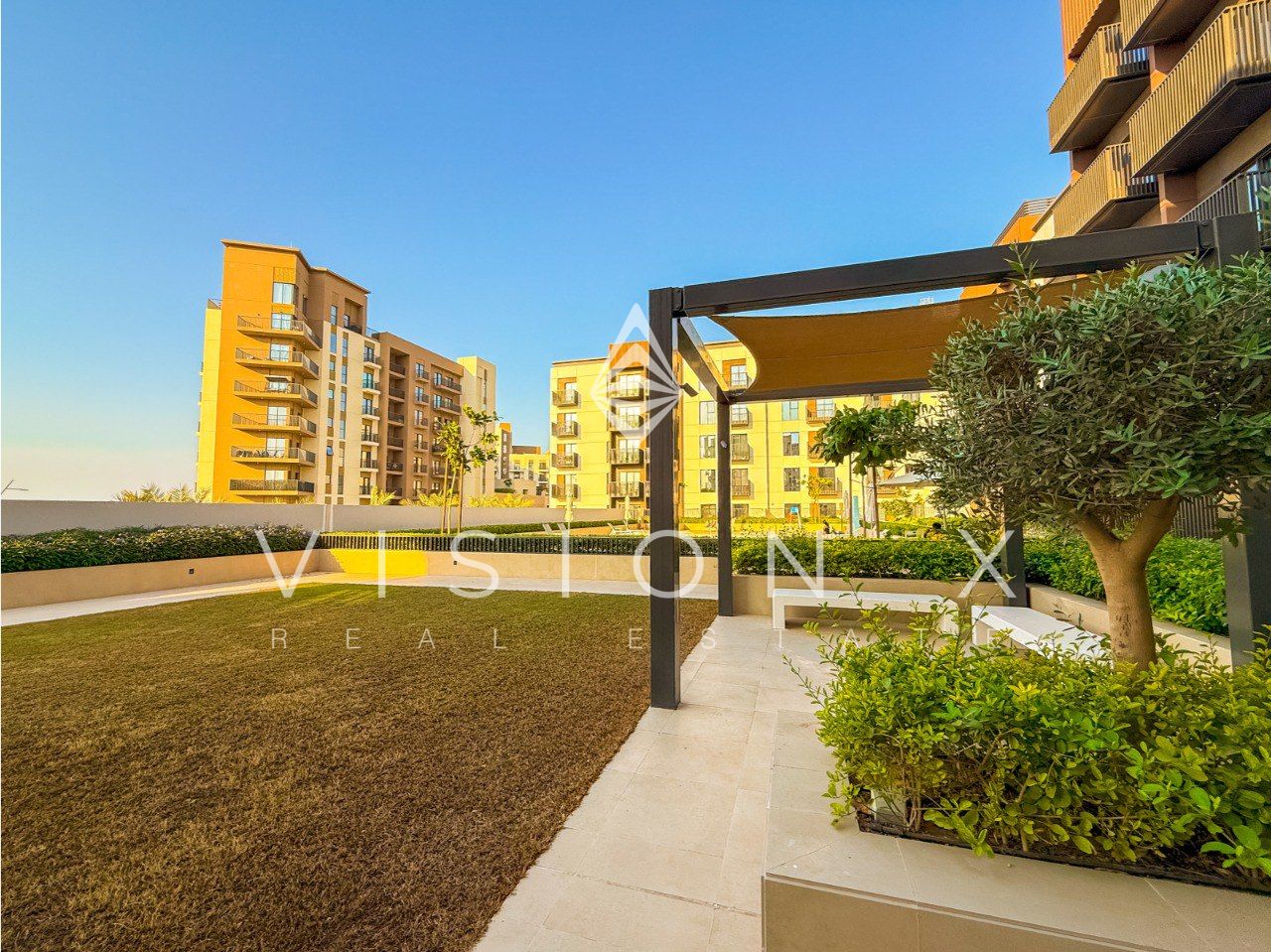 Stunning Views | Ready to Move | Modern Kitchen