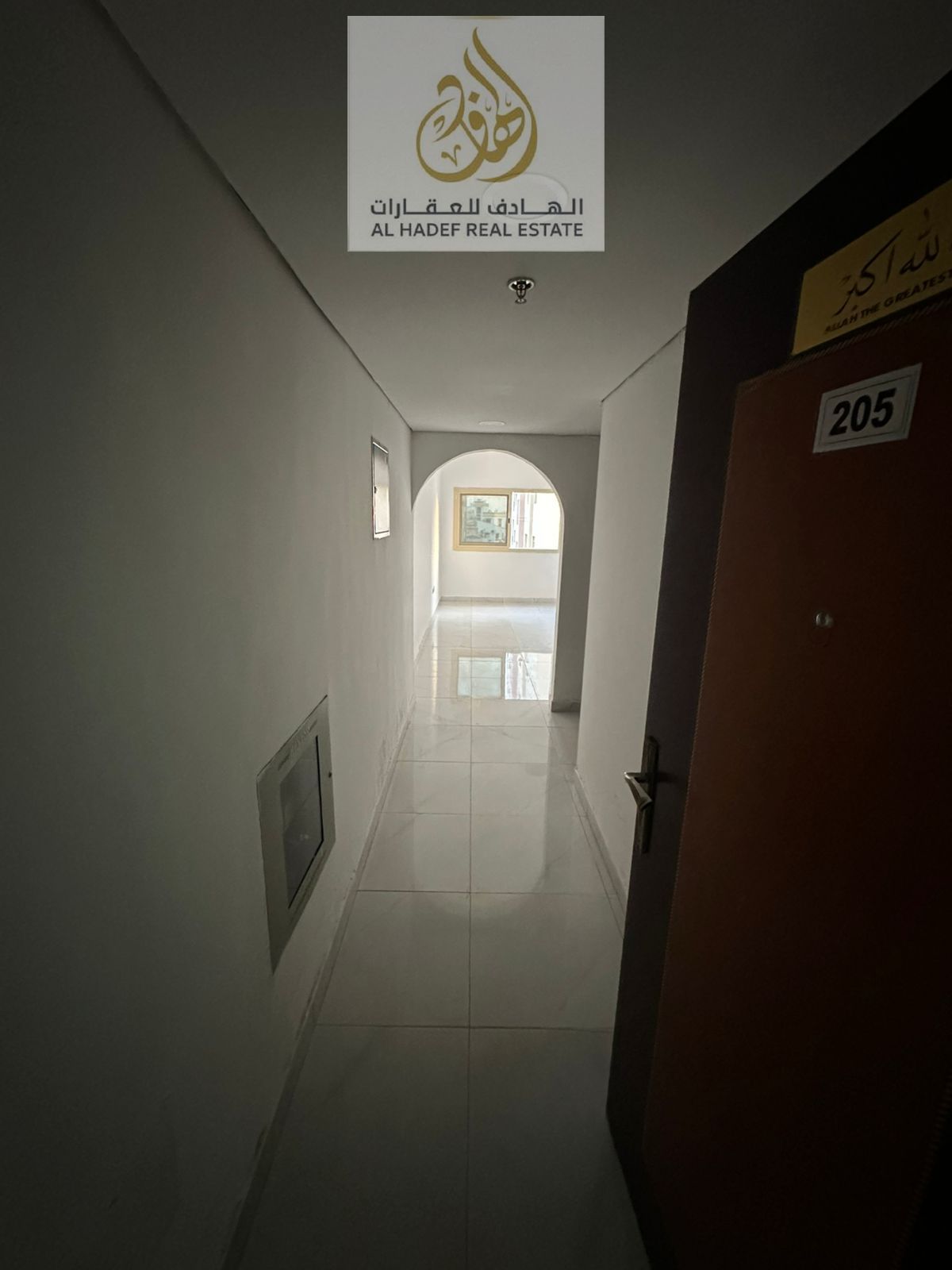 One bedroom and living room with two bathrooms, separate living room with an open view, very large area, excellent location, family building only, clo