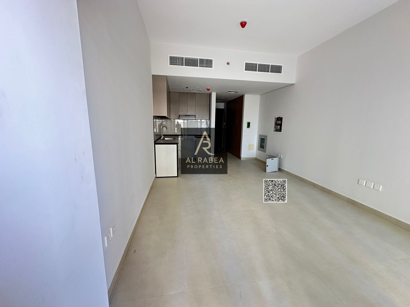 Luxurious finishes - Prime strategic location - First occupancy - Includes swimming pool, gym, and free parking - Easy access to Dubai