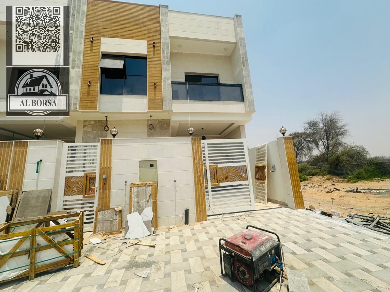 Townhouse for rent in Al-Haliyo 2, first occupancy, 5 master bedrooms, living room, majlis, maid's room and roof terrace. 85,000 final price in 4 inst