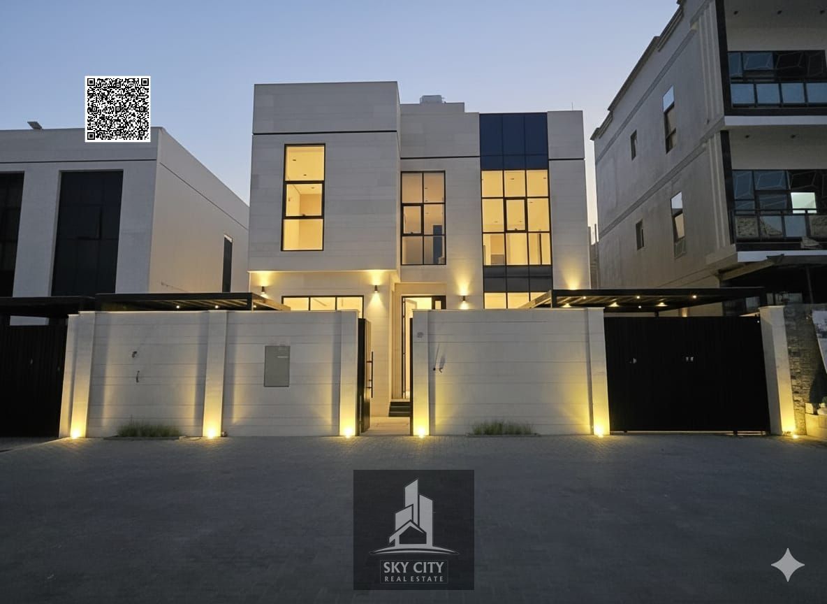 Take advantage of this opportunity and own a two-story villa with a rooftop in Ajman. Freehold ownership available to all nationalities. Super deluxe