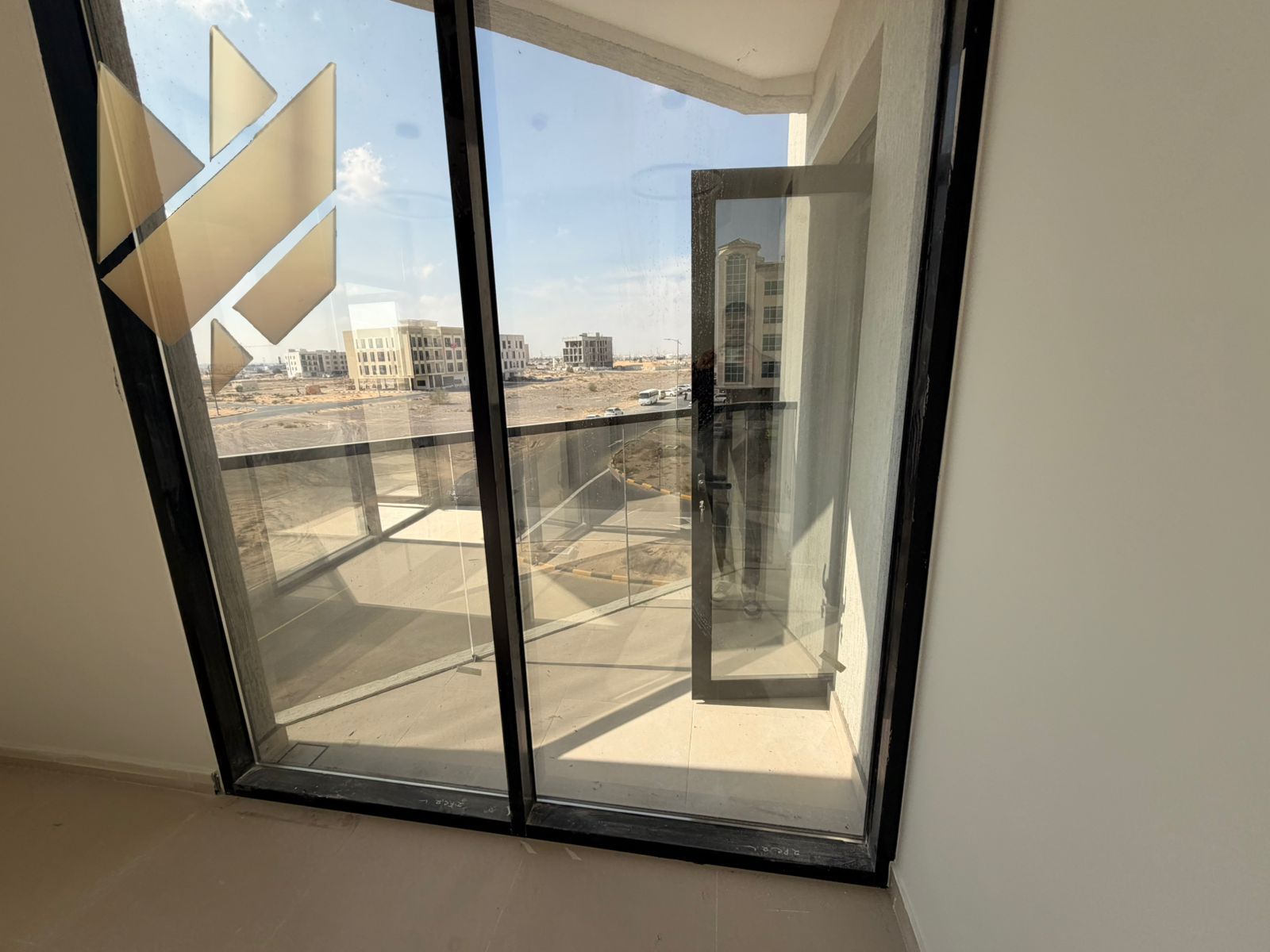 For Rent – 3-Bedroom Apartment with Living Room | Prime Strategic Location | First Occupancy | Spacious | Modern Design | Excellent Finishing | Great