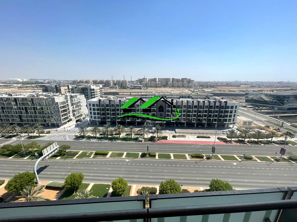 Stunning View Great Deal Spacious Layout