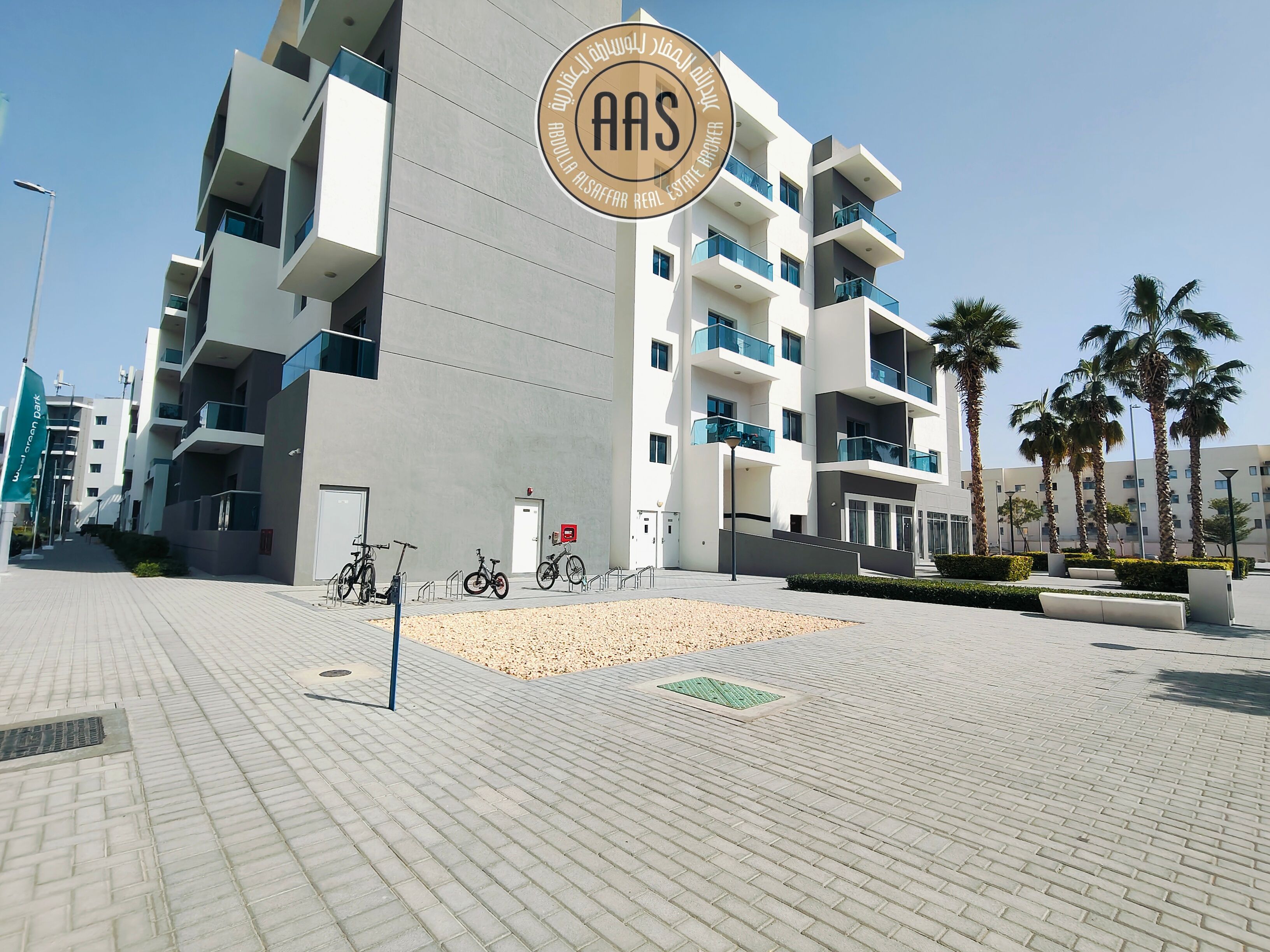 Morden 3Bhk+Laundry Room Family Community With All Amenities in Primar location