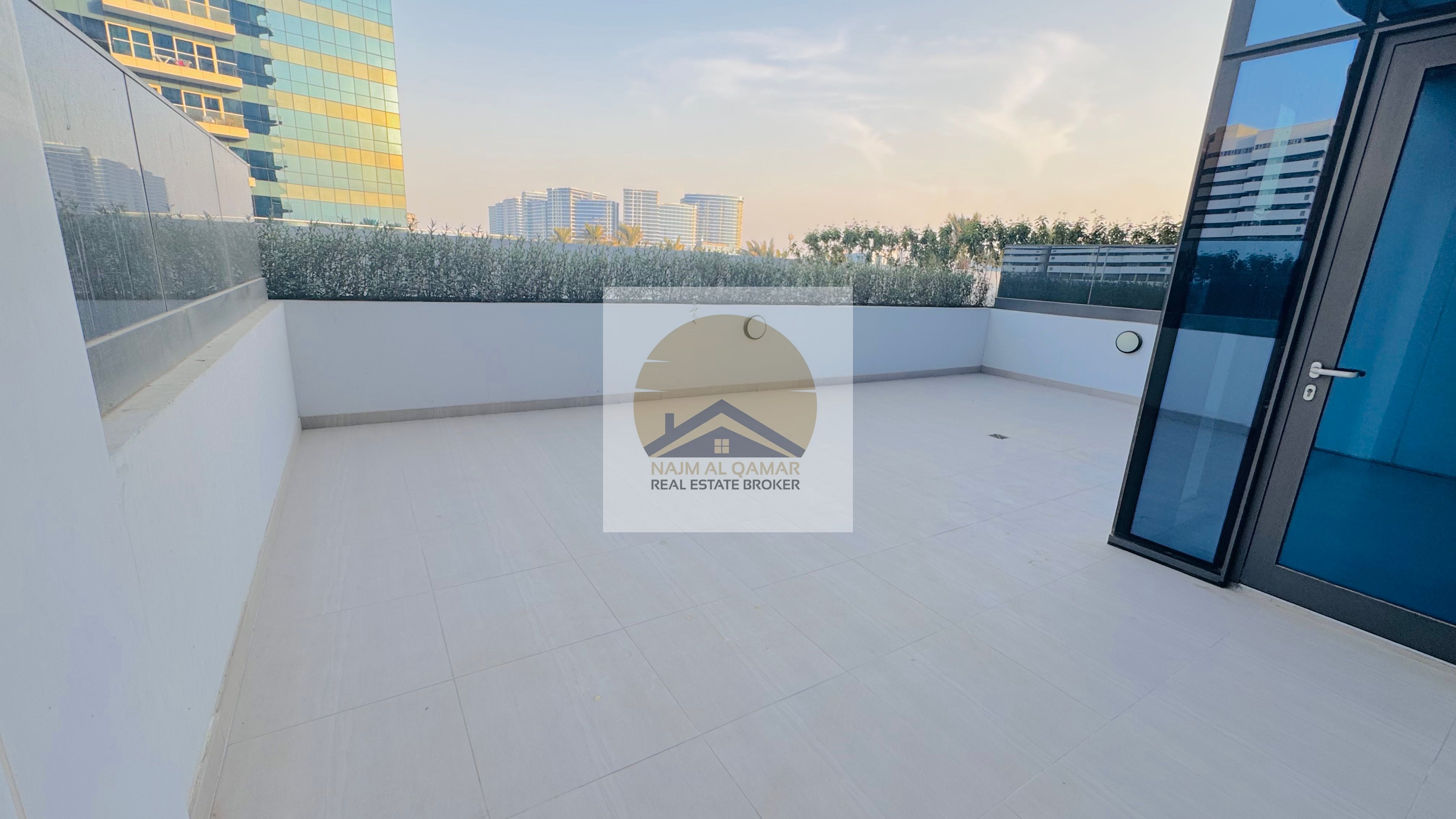 LUXURY 1BHK CREEK VIEW 110K WITH TARRIOUS ALL FACILITIES FREE