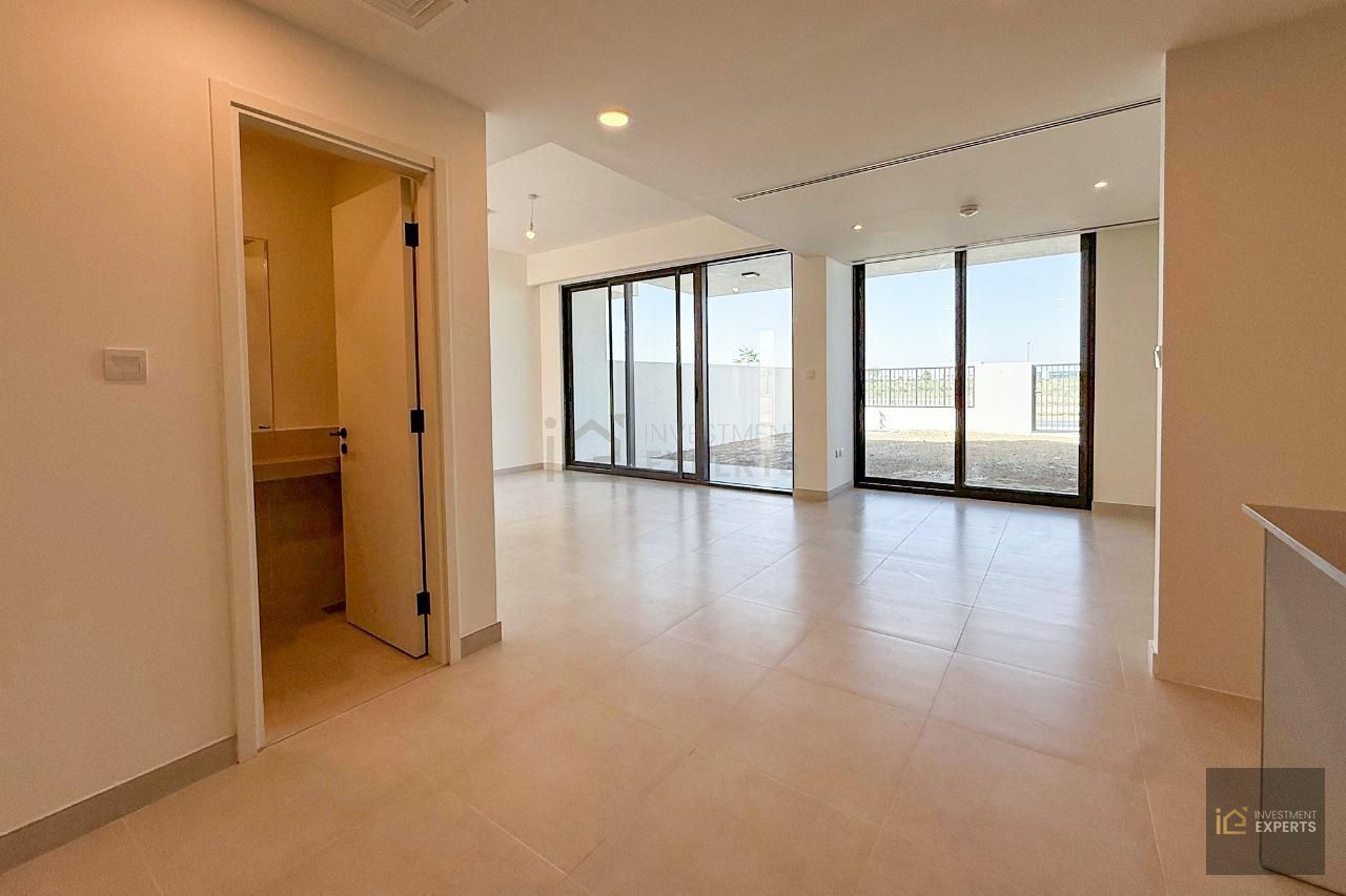 SINGLE ROW | READY TO MOVE | NEAR TO AMENITIES