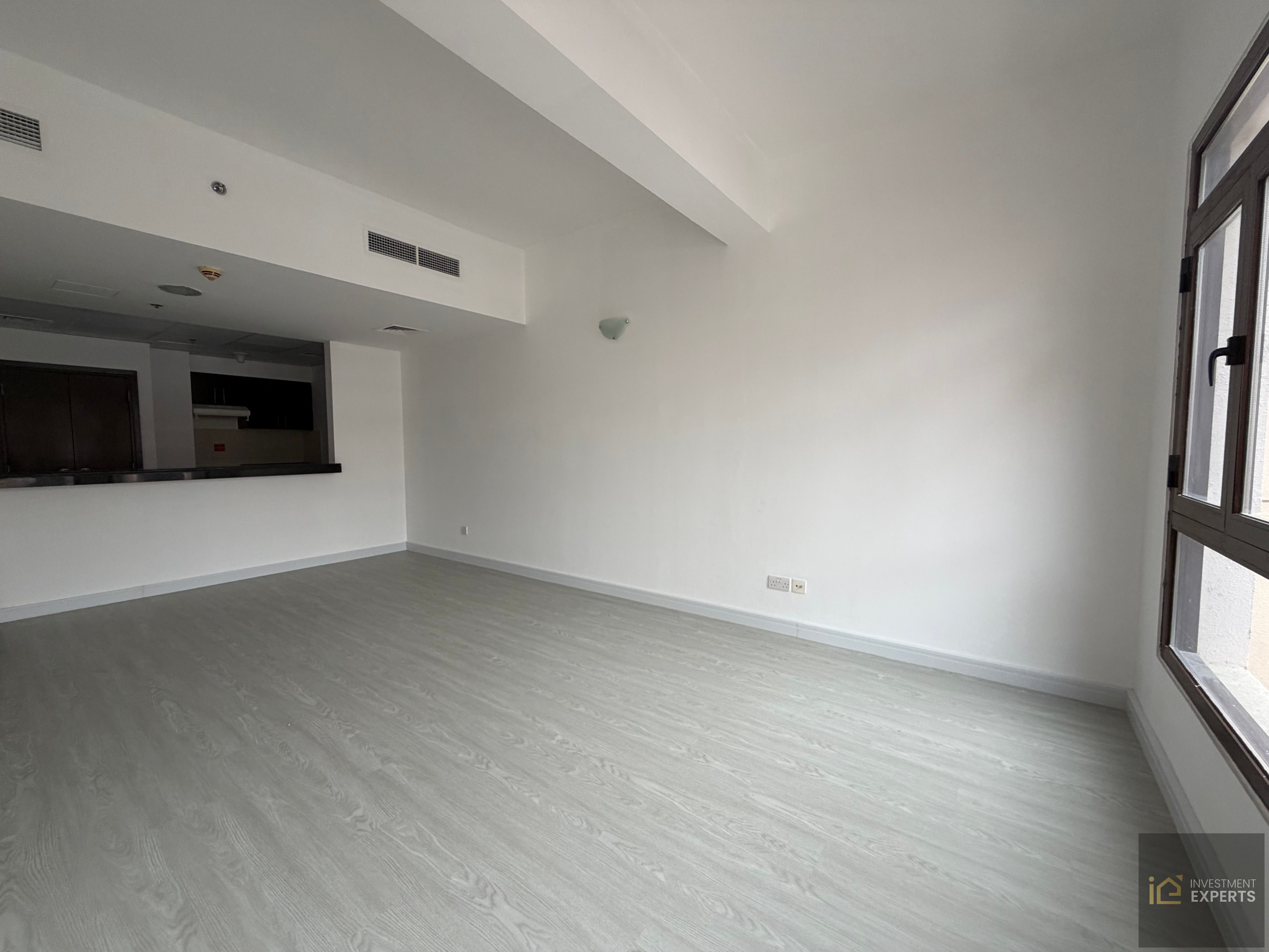 POOL VIEW | FULL MAINTAINED | SPACIOUS